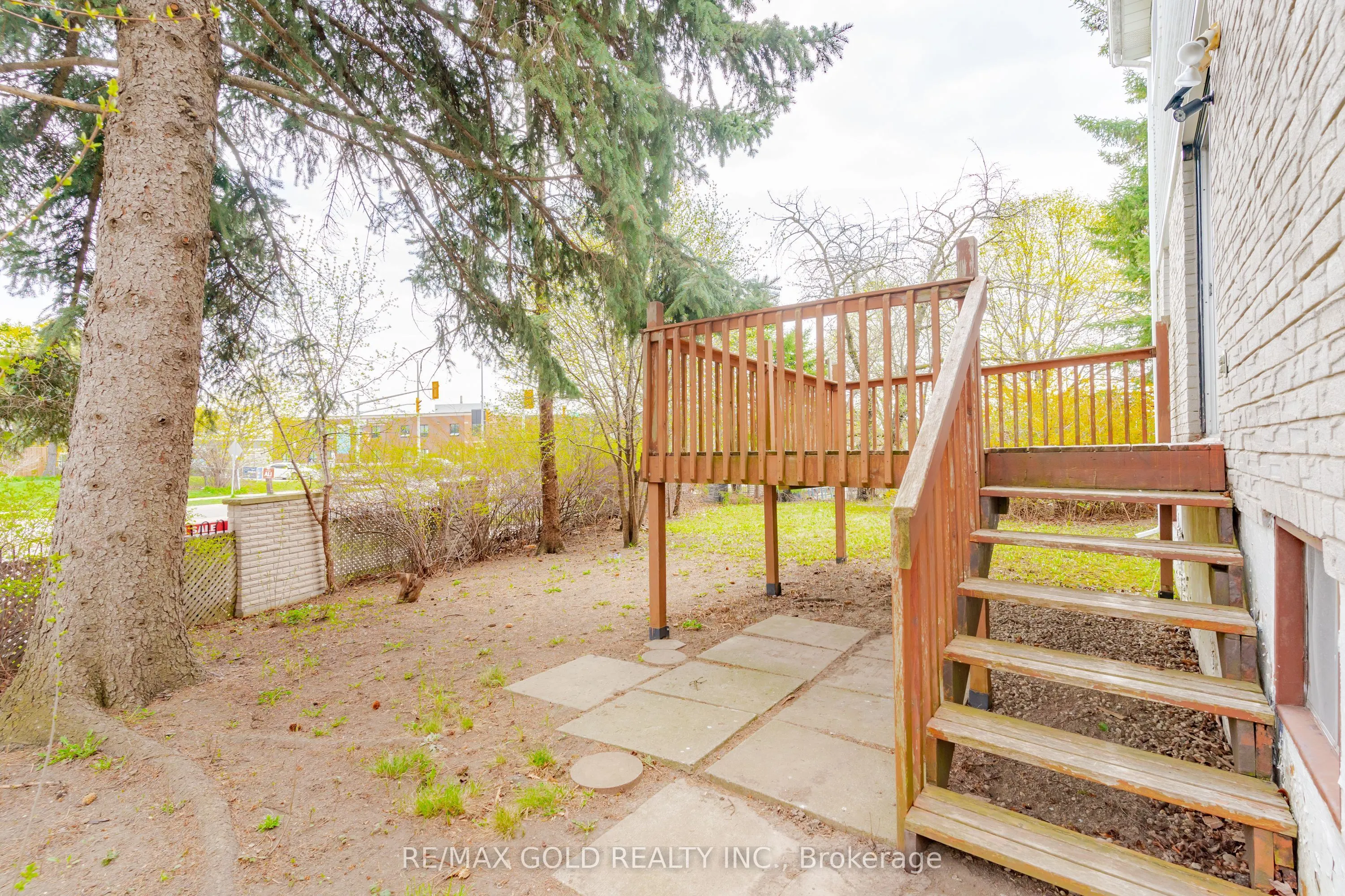 76 Mayfair Crescent