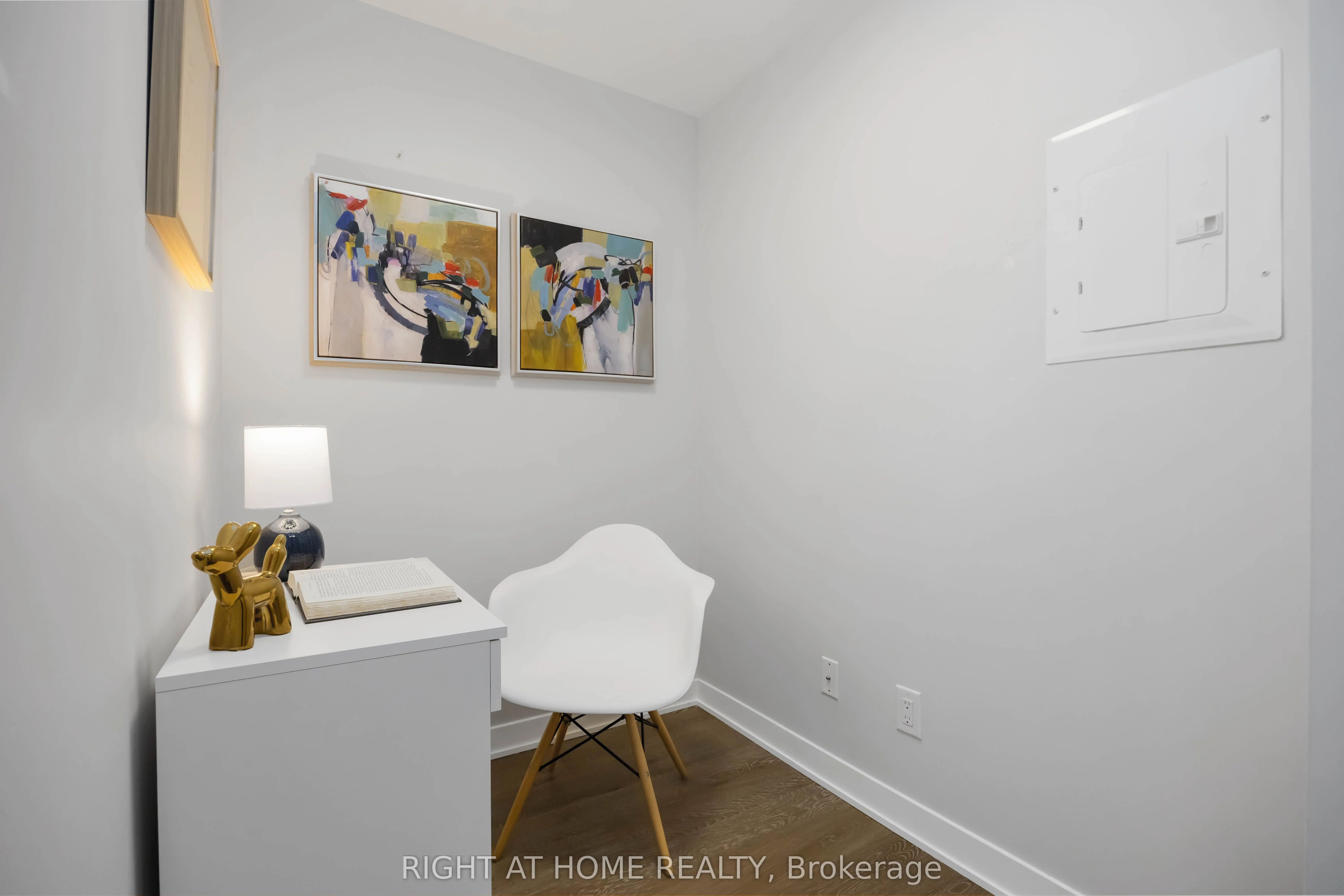90 Park Lawn Road, #2205