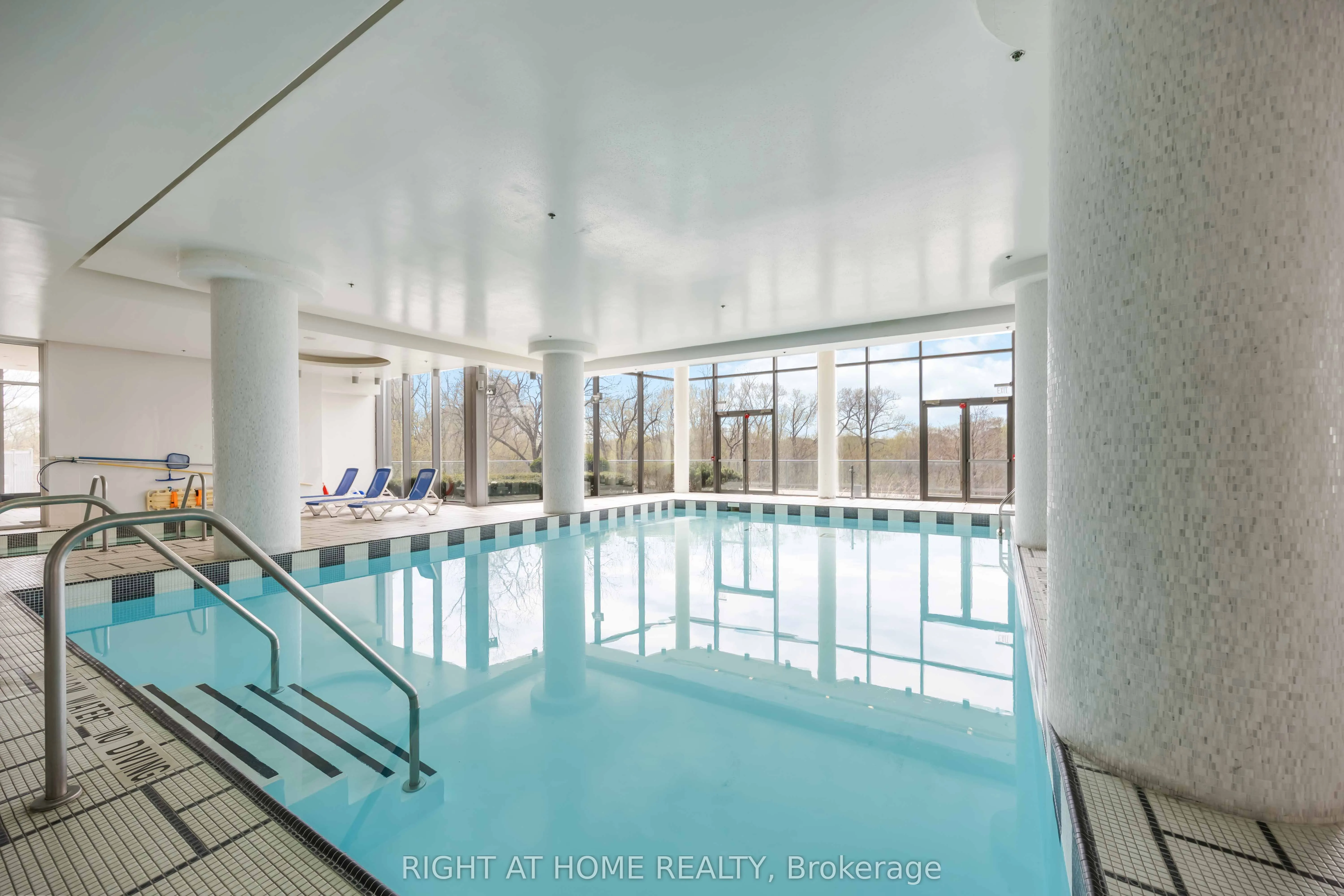 90 Park Lawn Road, #2205