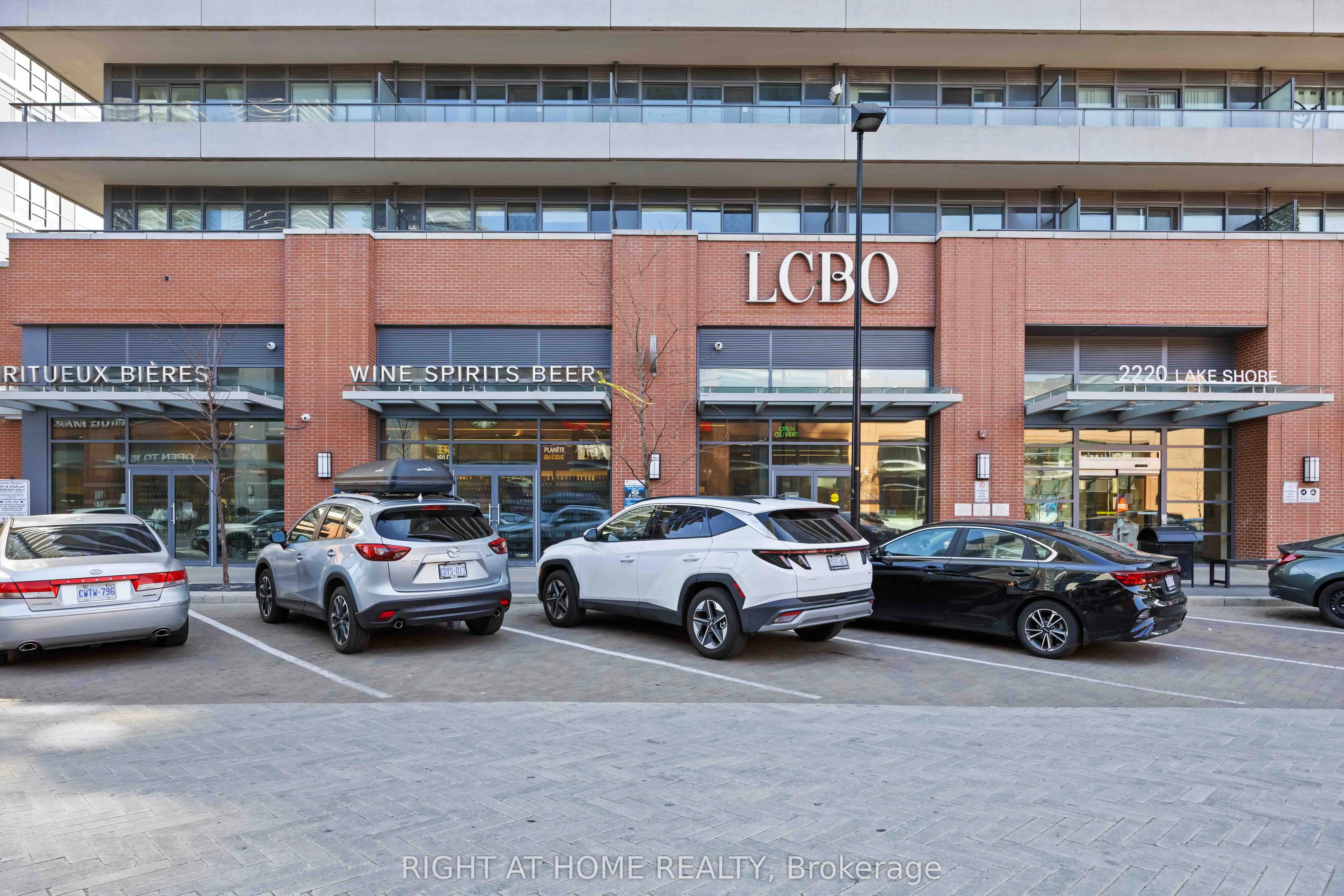90 Park Lawn Road, #2205