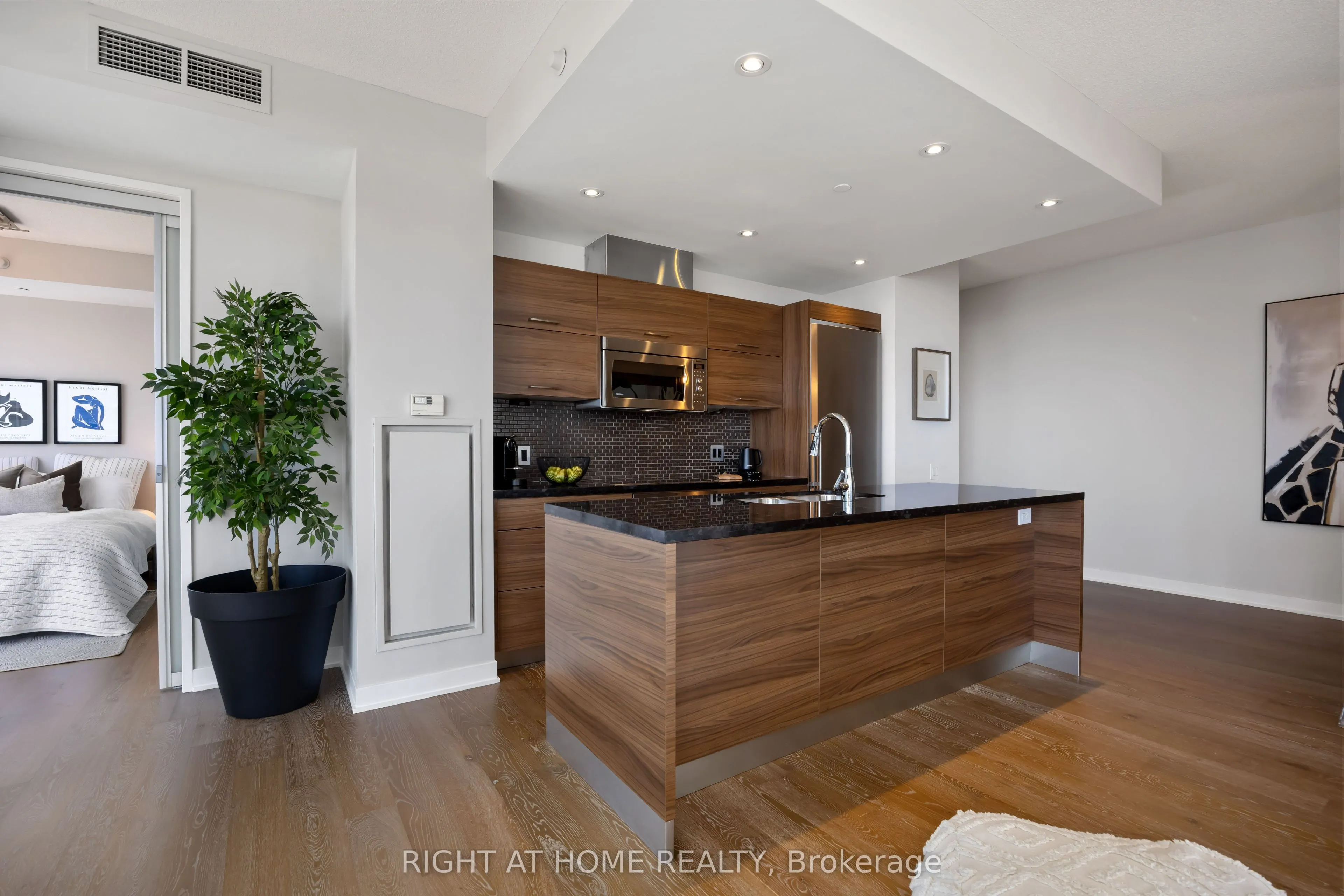 90 Park Lawn Road, #2205