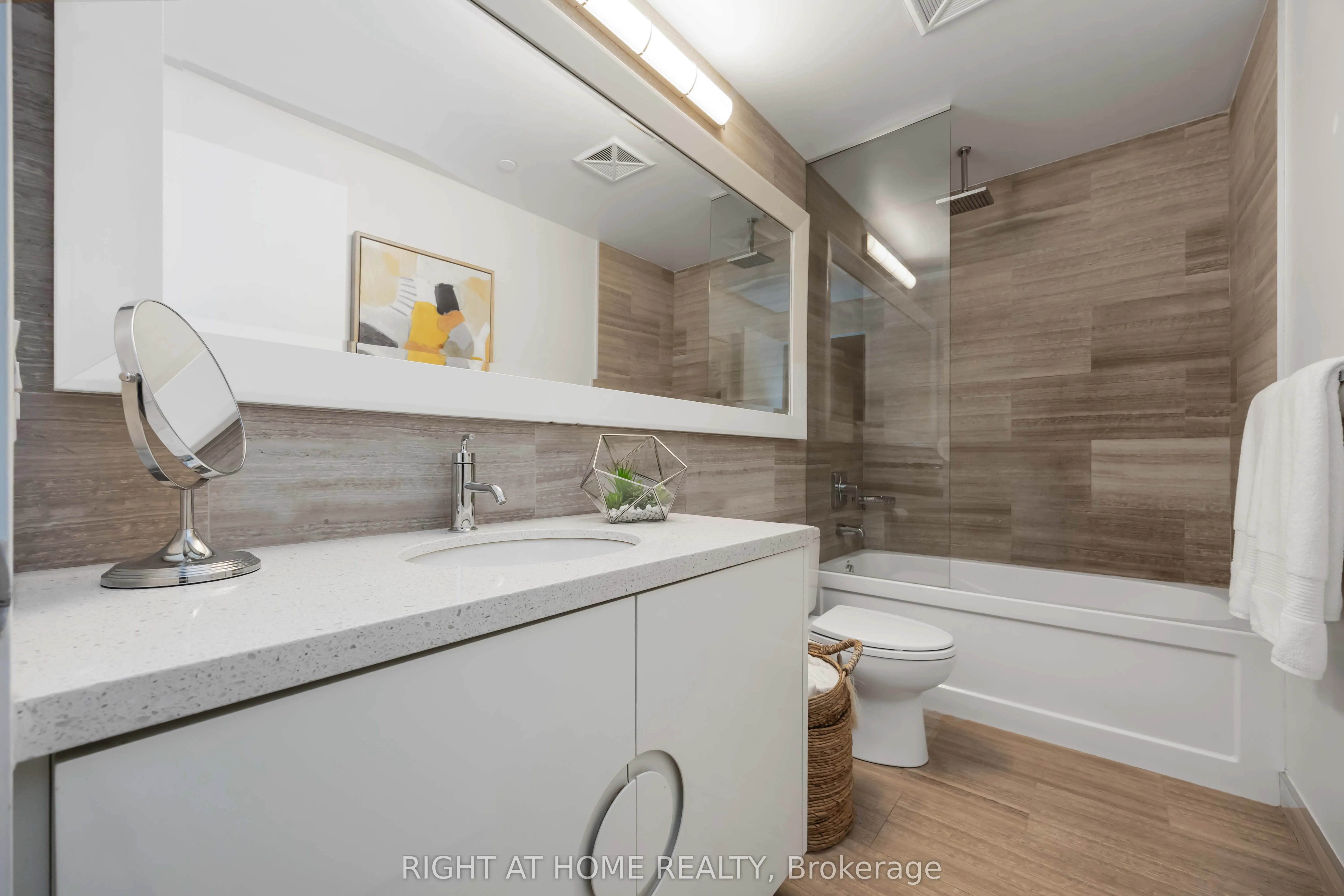 90 Park Lawn Road, #2205