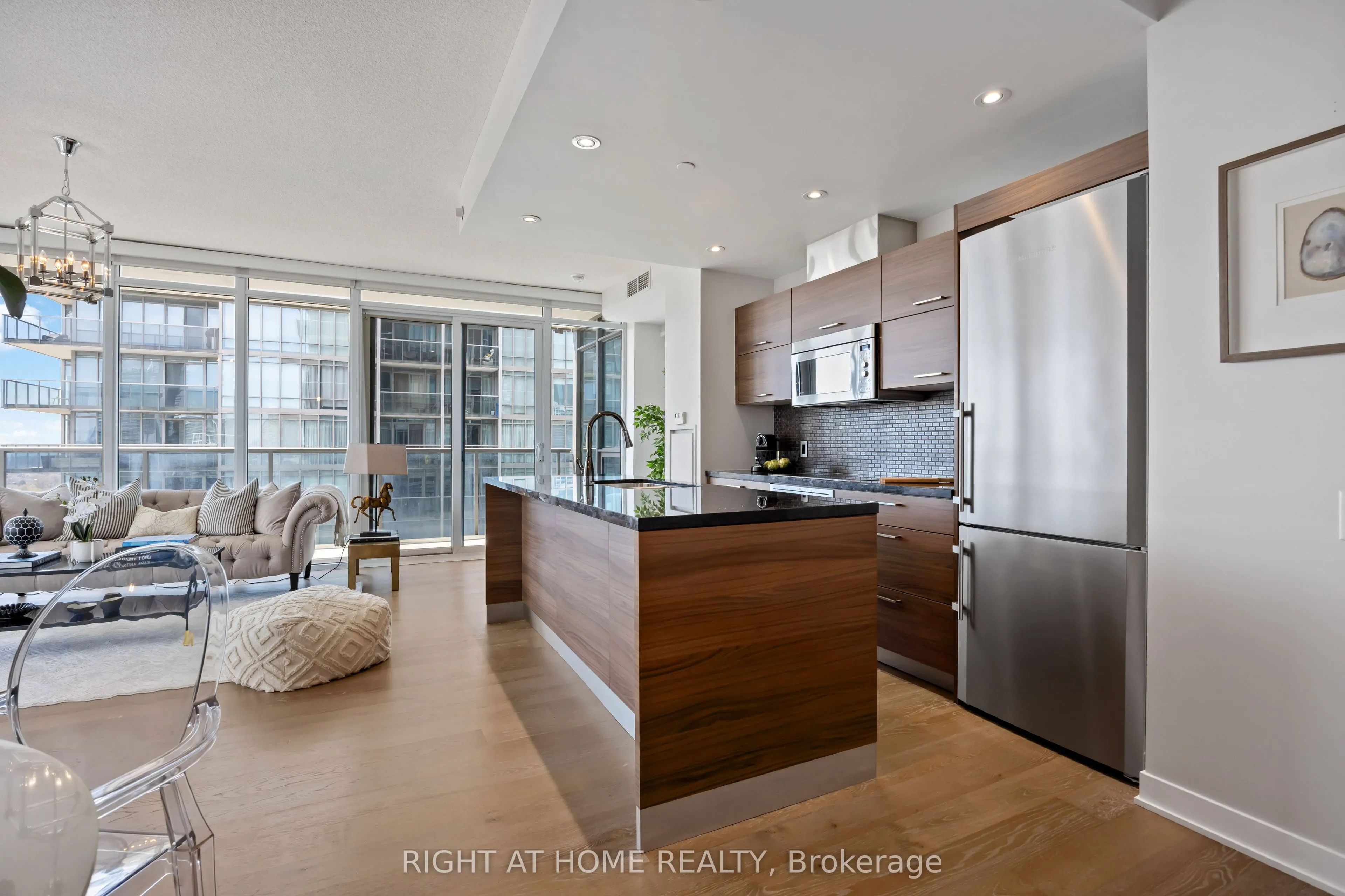 90 Park Lawn Road, #2205
