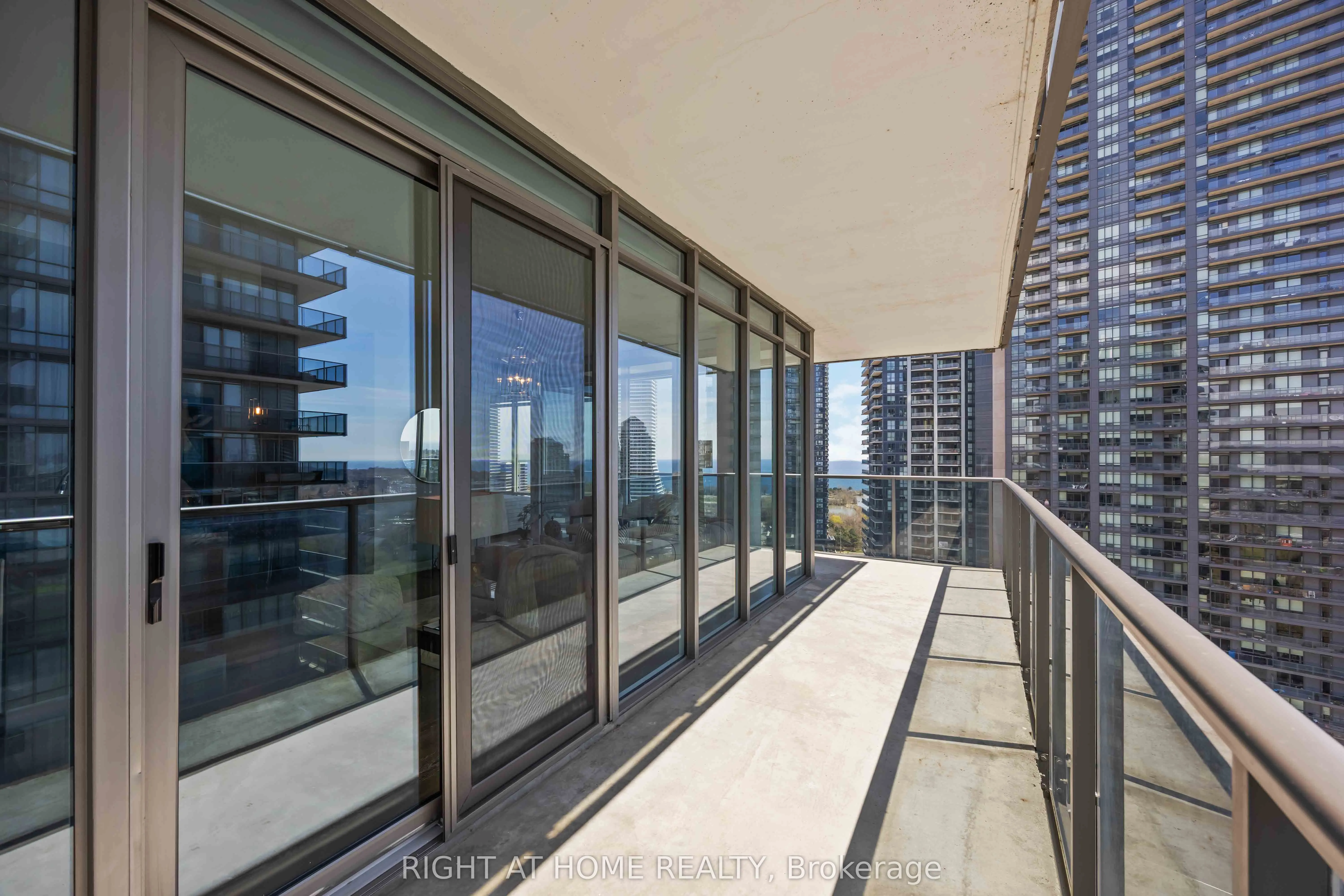 90 Park Lawn Road, #2205