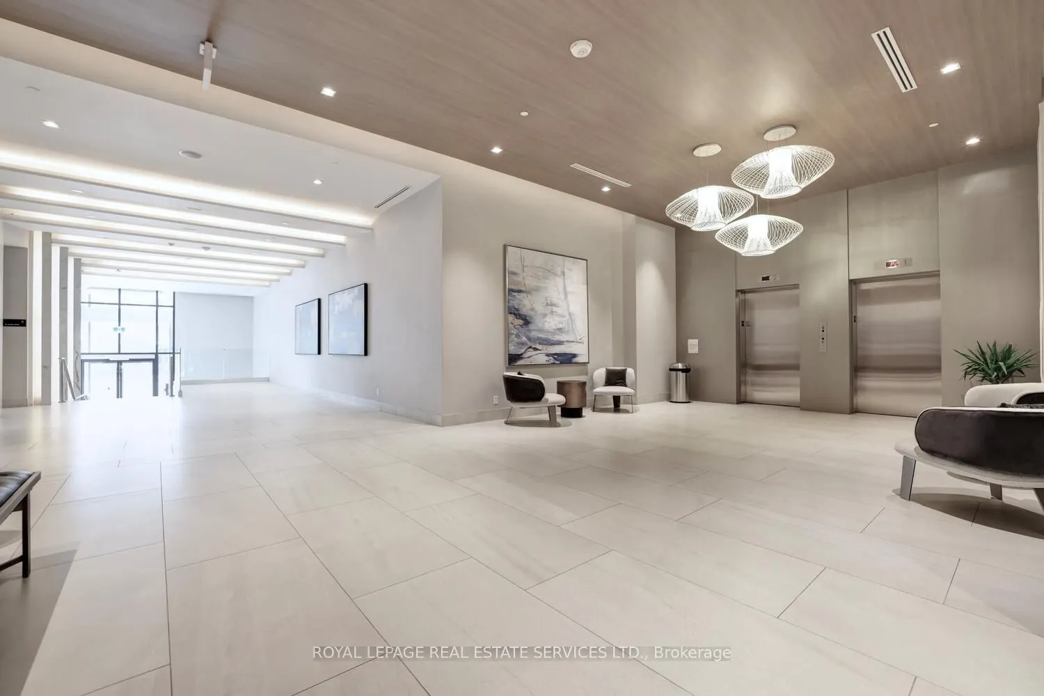 4208 Dundas Street W, #702