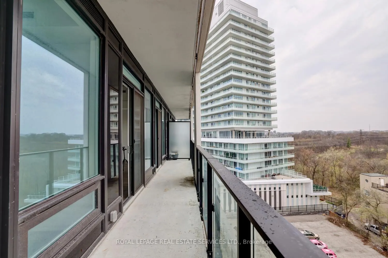 4208 Dundas Street W, #702