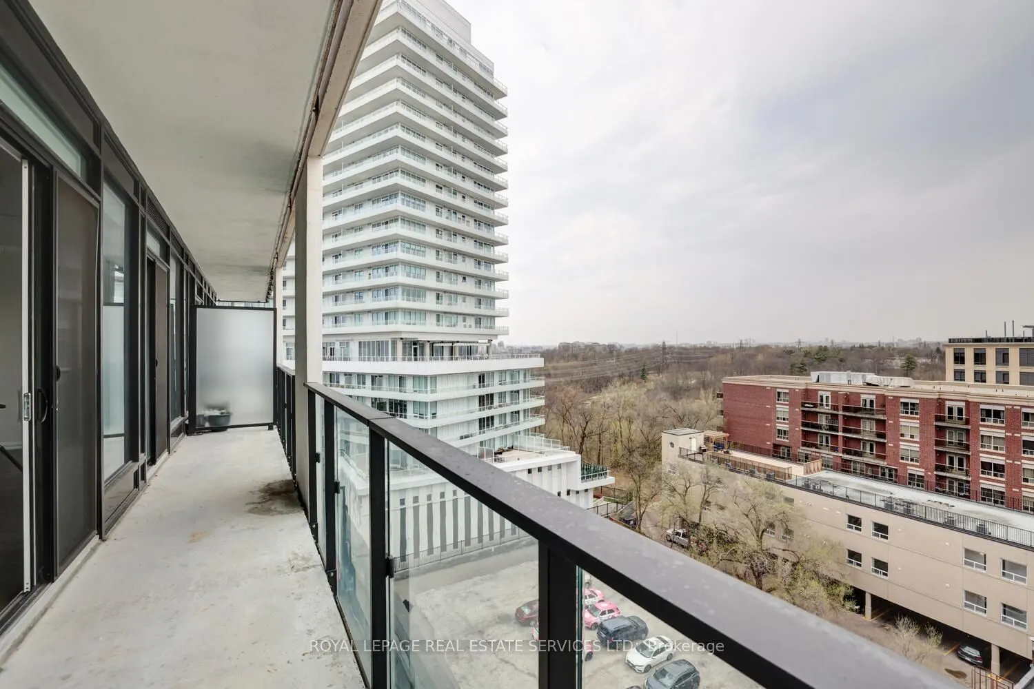 4208 Dundas Street W, #702