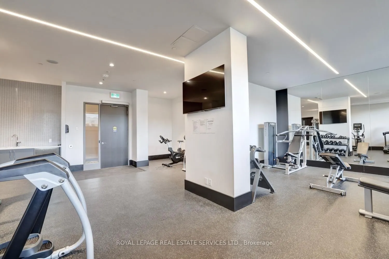 4208 Dundas Street W, #702