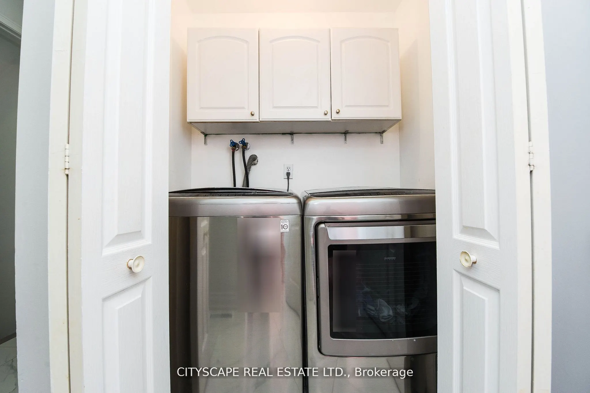 6037 Clover Ridge Crescent