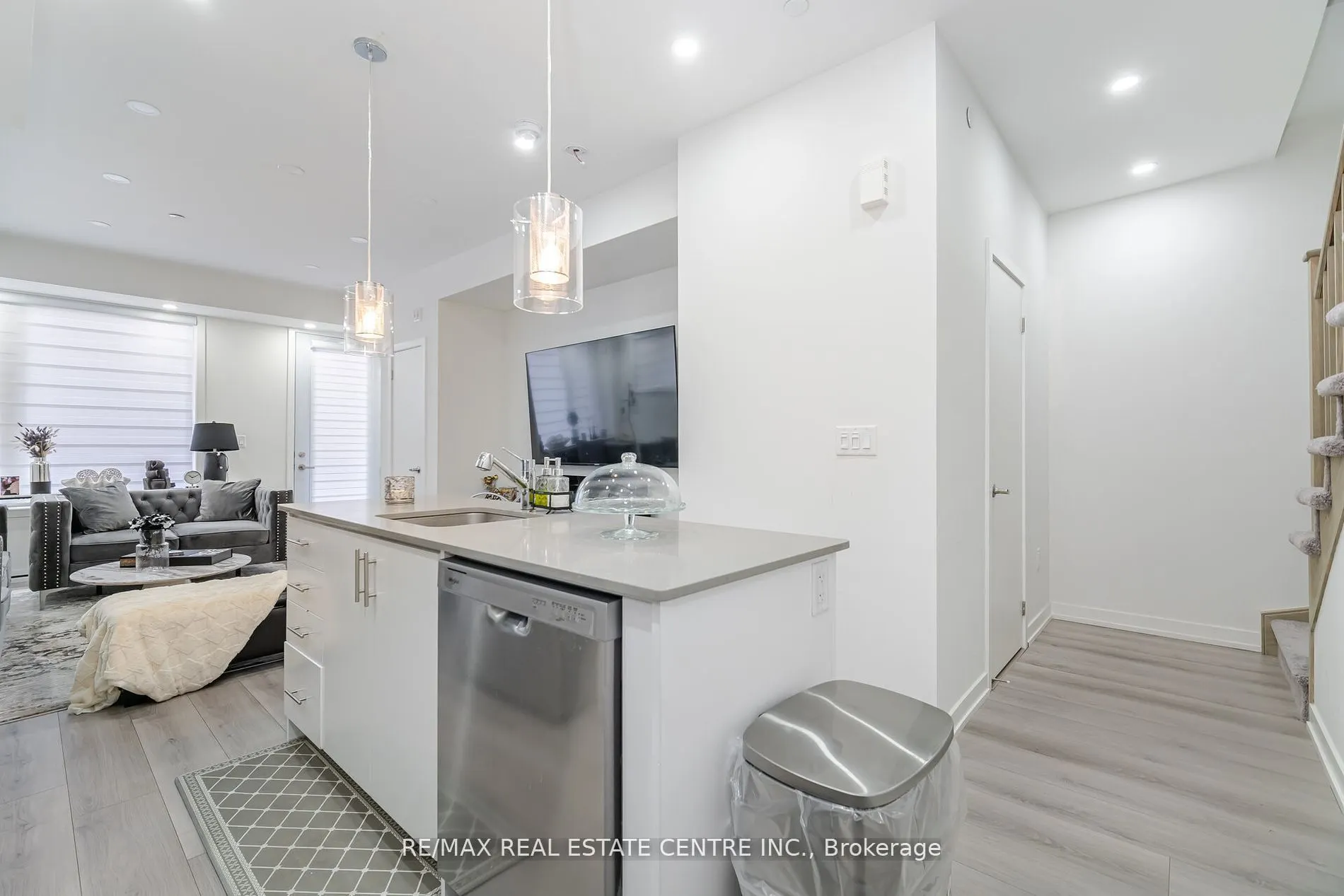 3562 Colonial Drive, #13