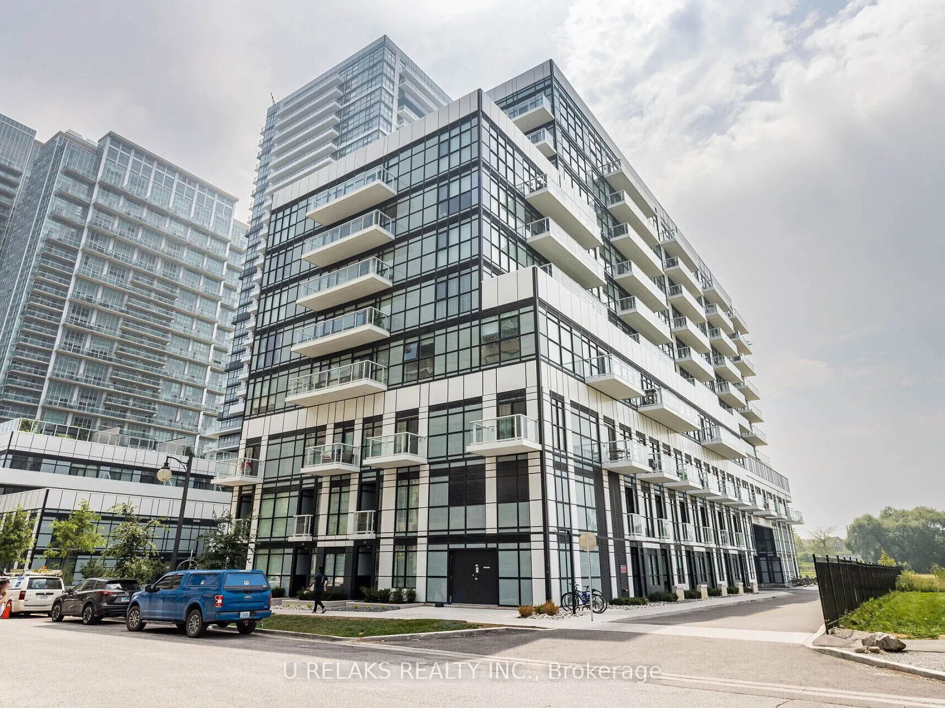 251 Manitoba Street, #715