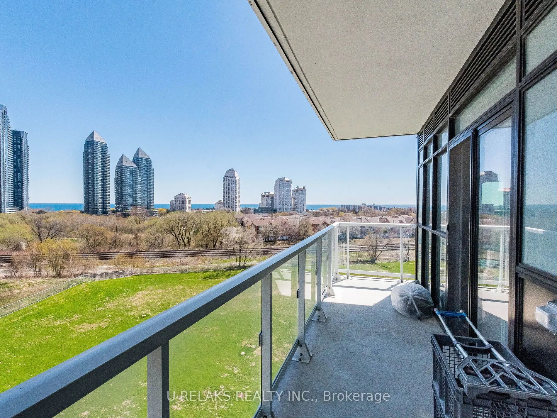 251 Manitoba Street, #715