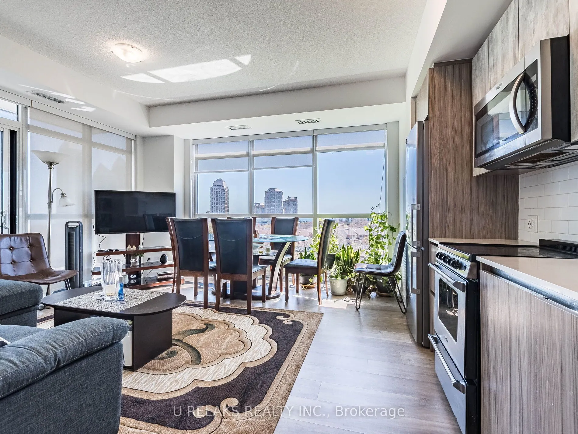 251 Manitoba Street, #715