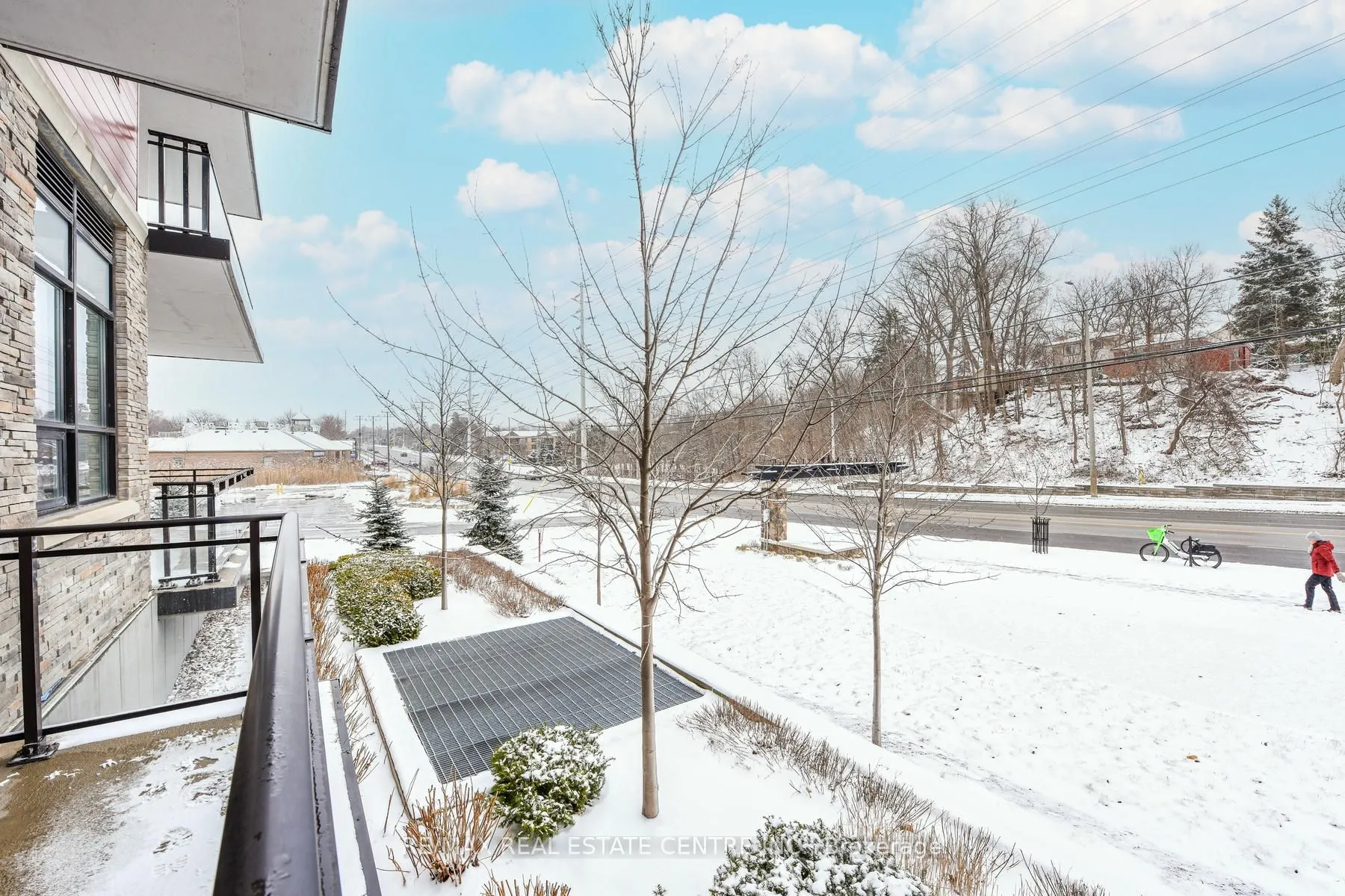 1575 Lakeshore Road W, #G28