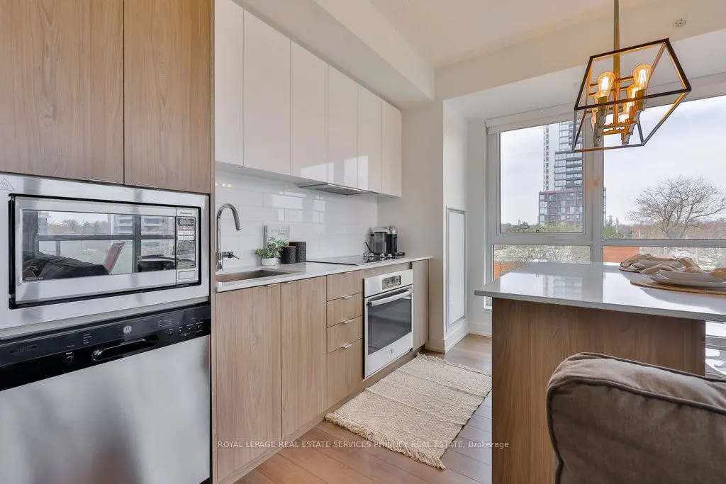 8 Ann Street #401