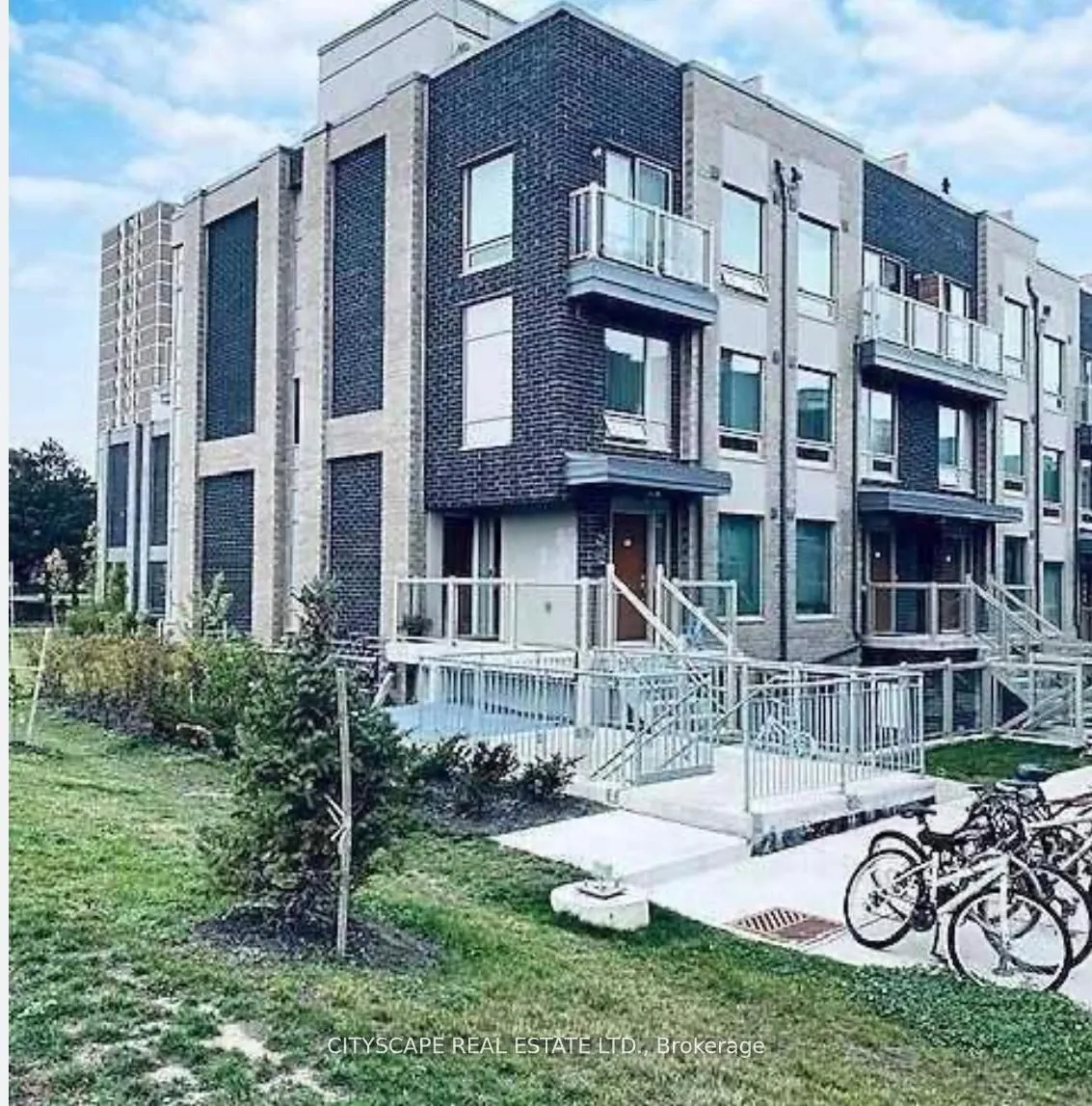 7 Applewood Lane, #213