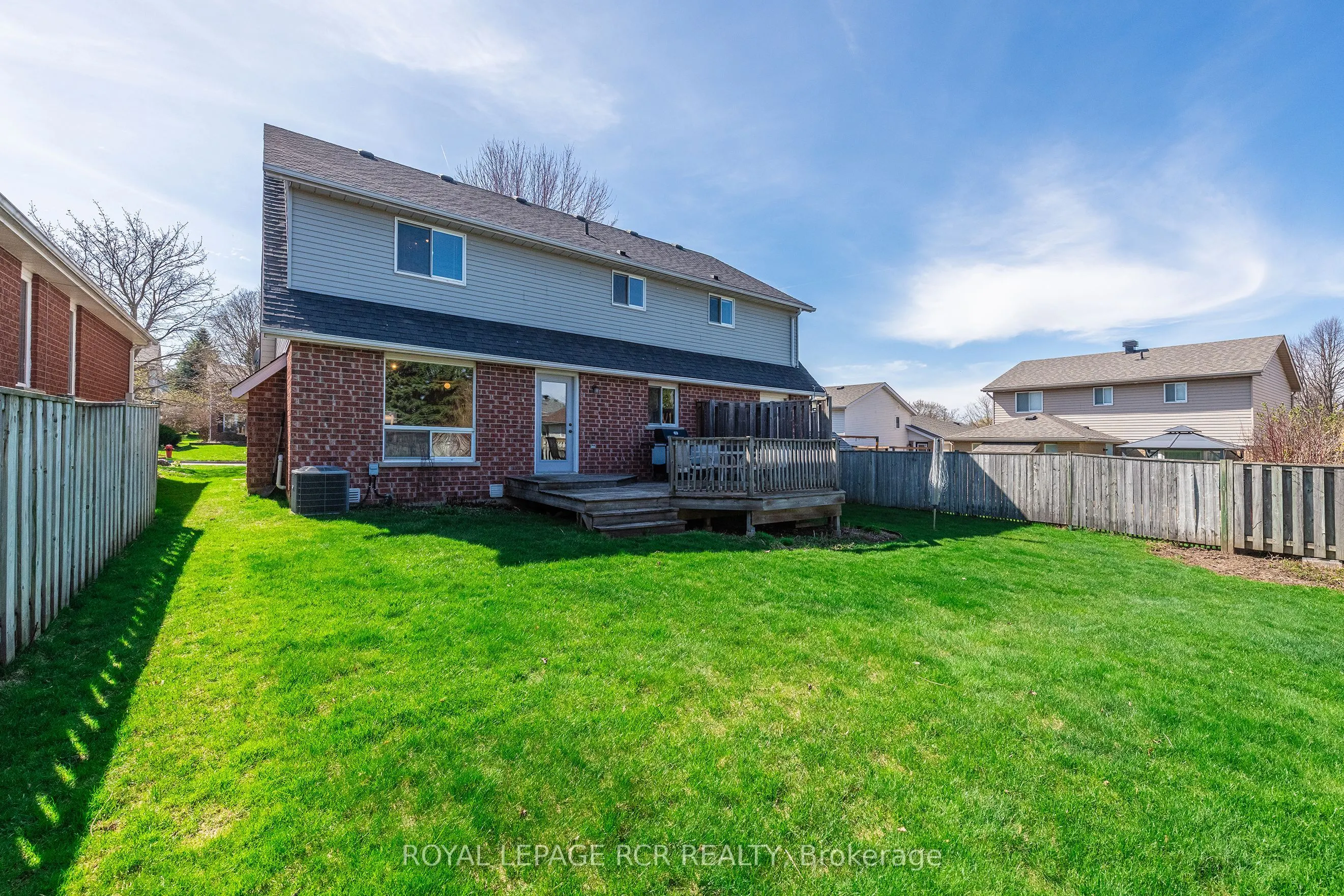222 Walsh Crescent
