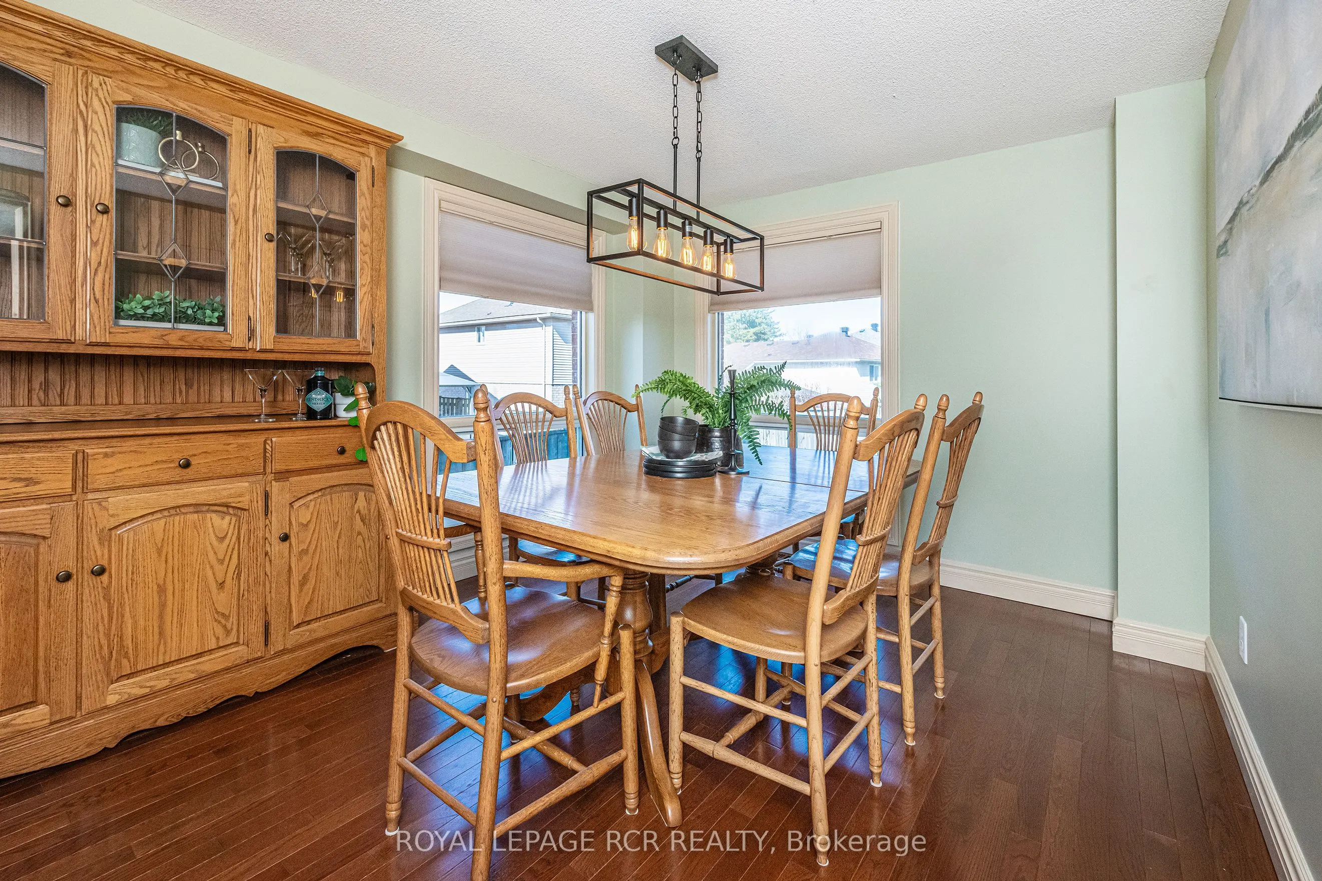 222 Walsh Crescent