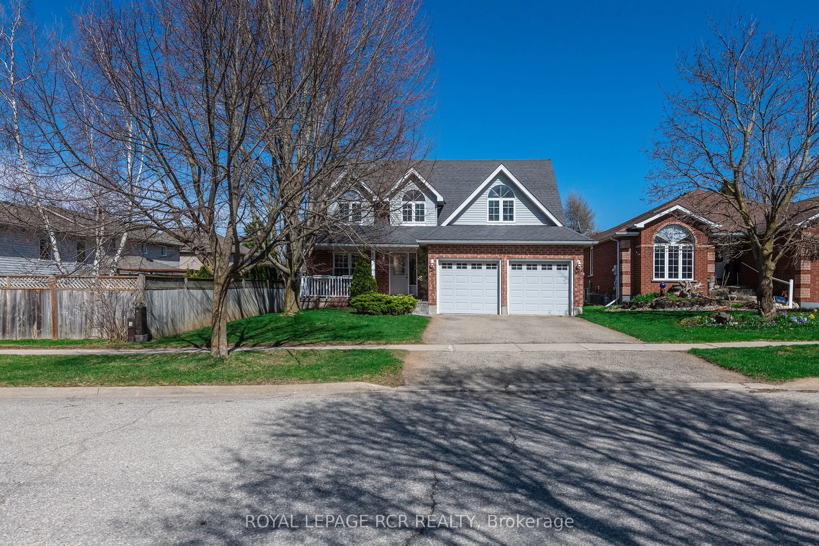 222 Walsh Crescent