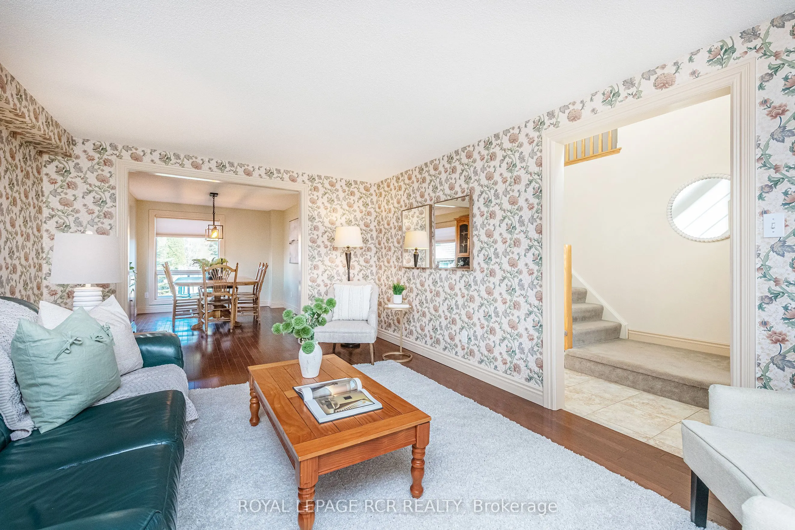 222 Walsh Crescent