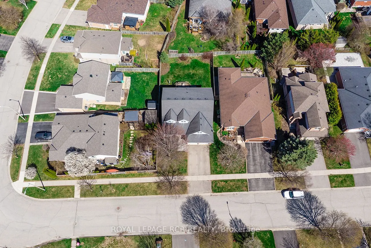 222 Walsh Crescent