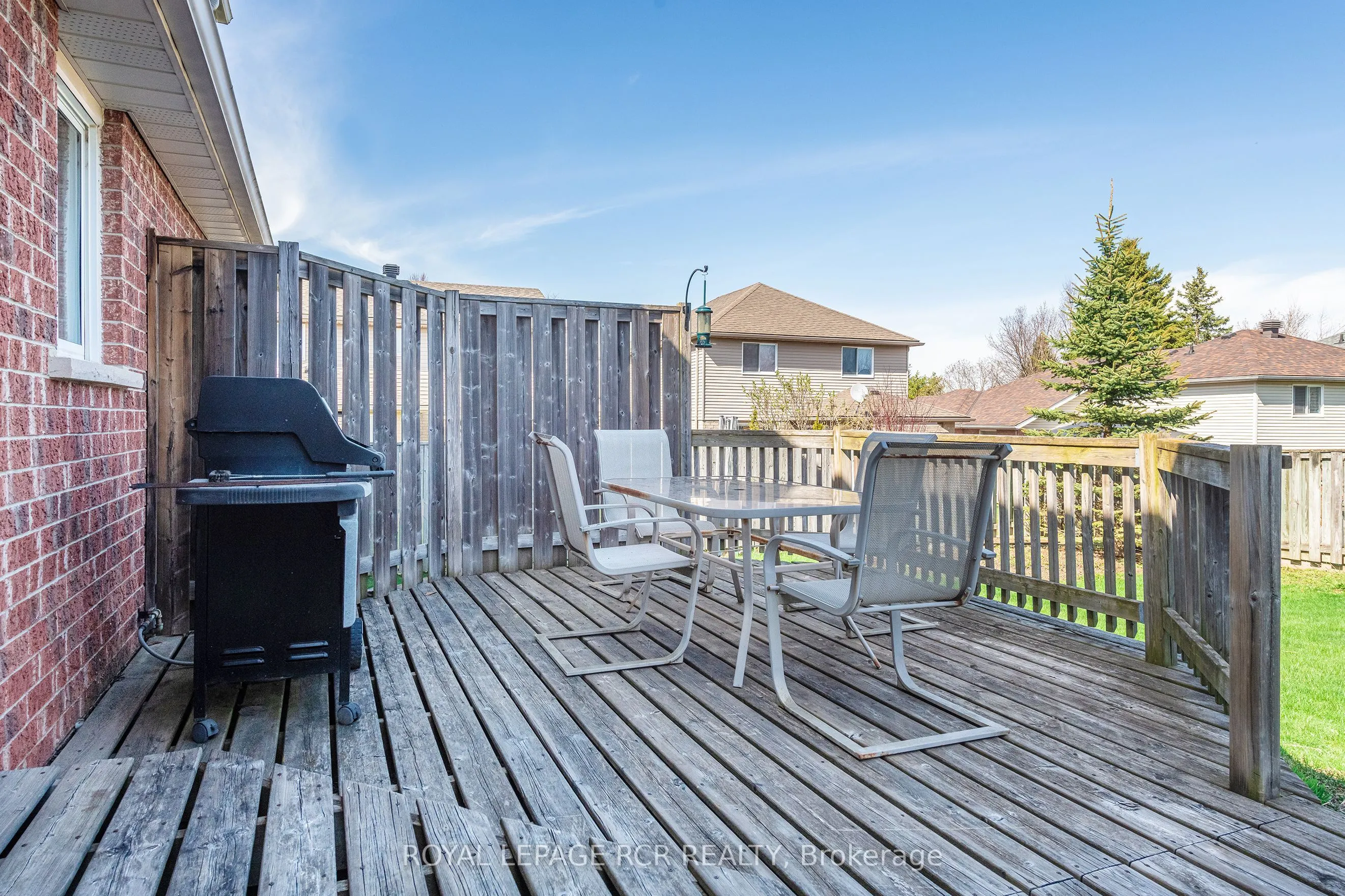 222 Walsh Crescent