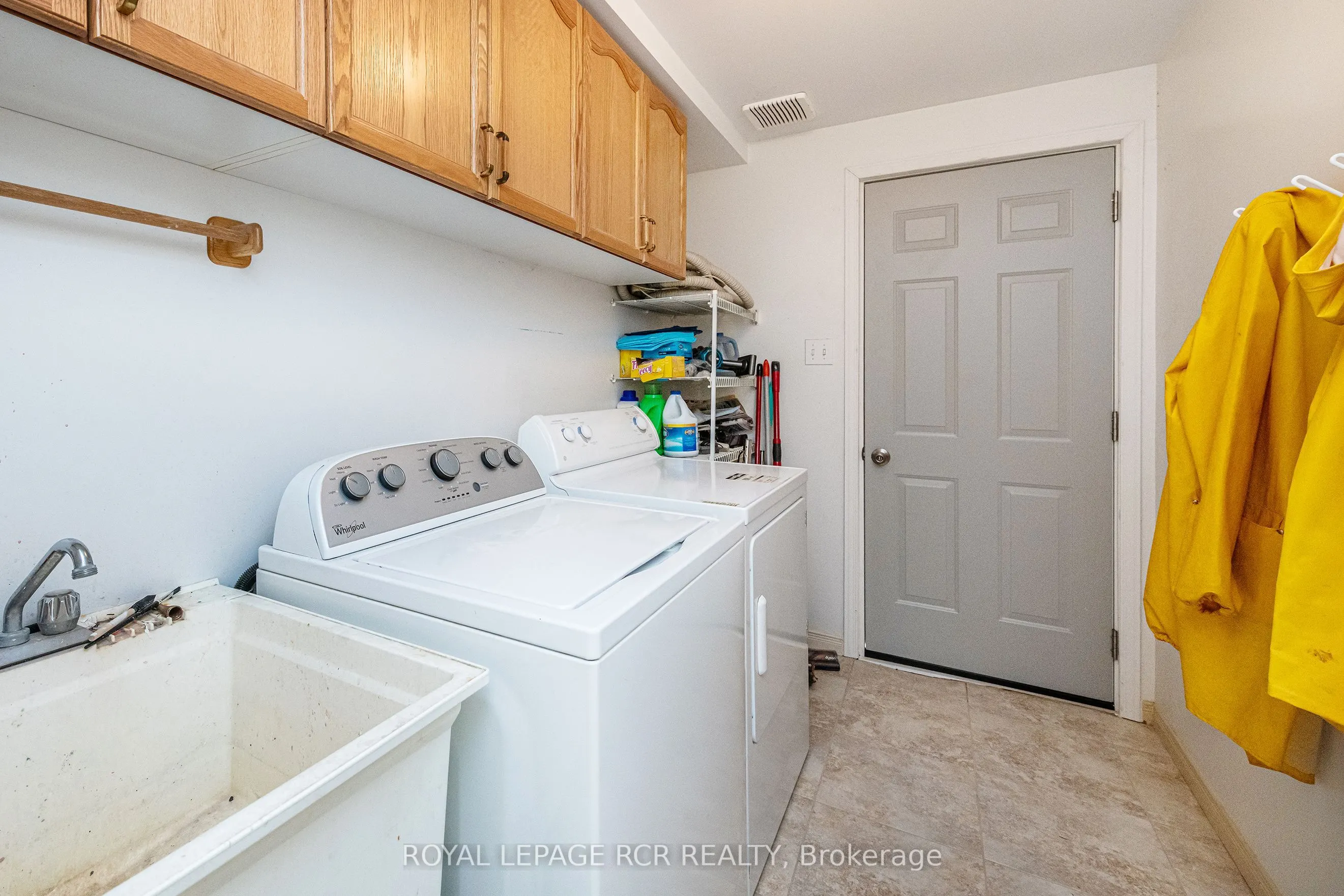 222 Walsh Crescent