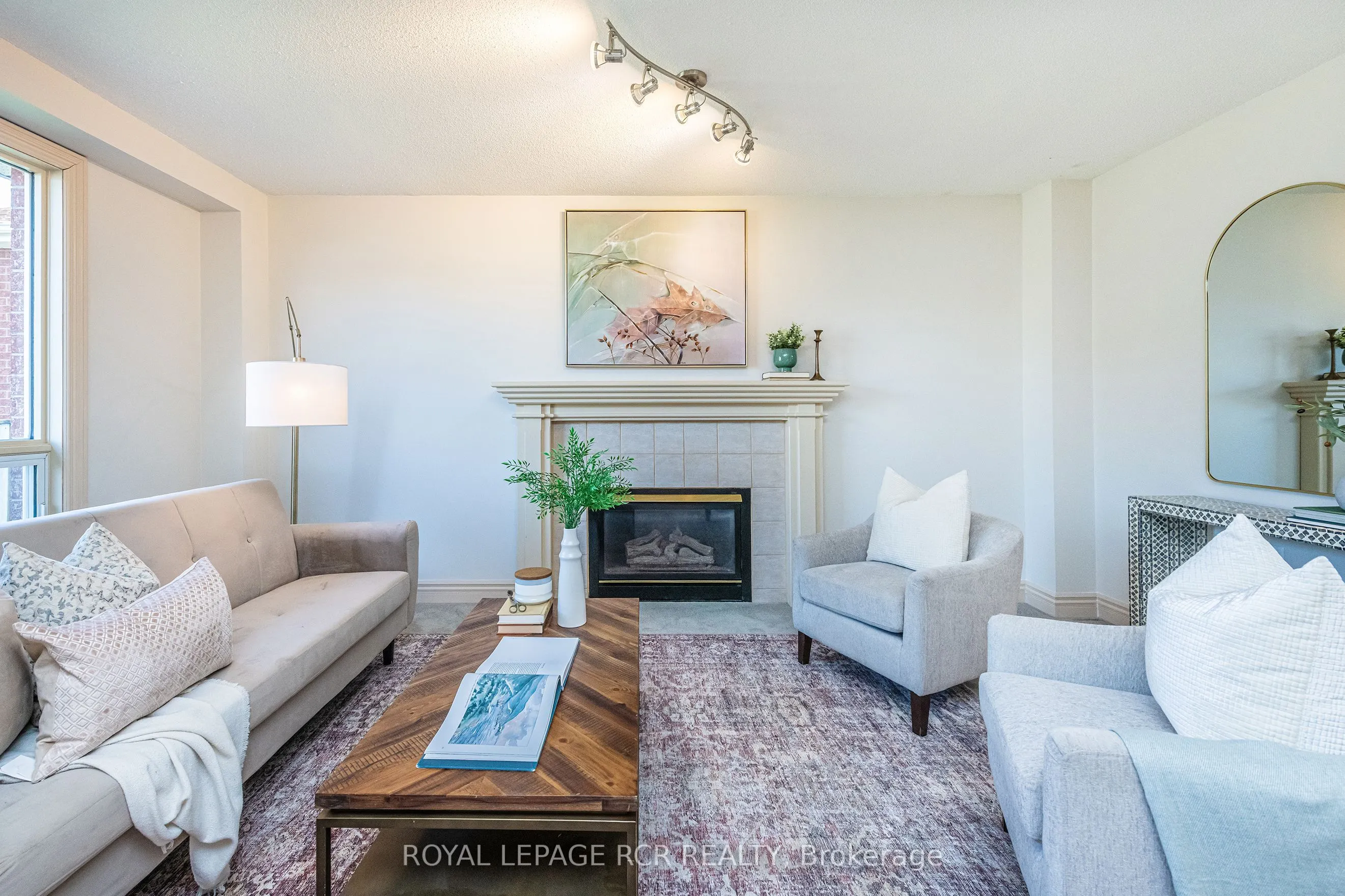 222 Walsh Crescent