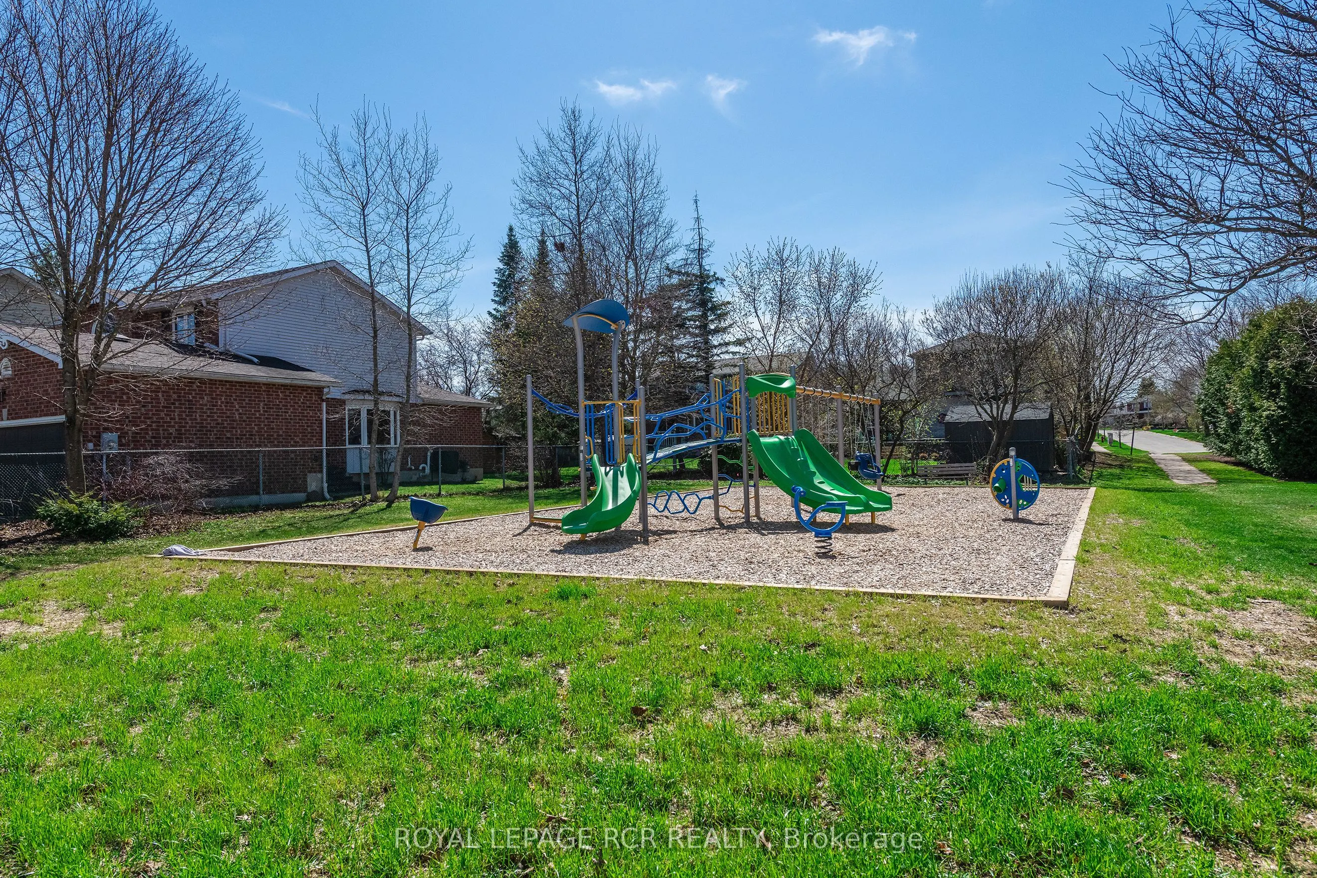 222 Walsh Crescent