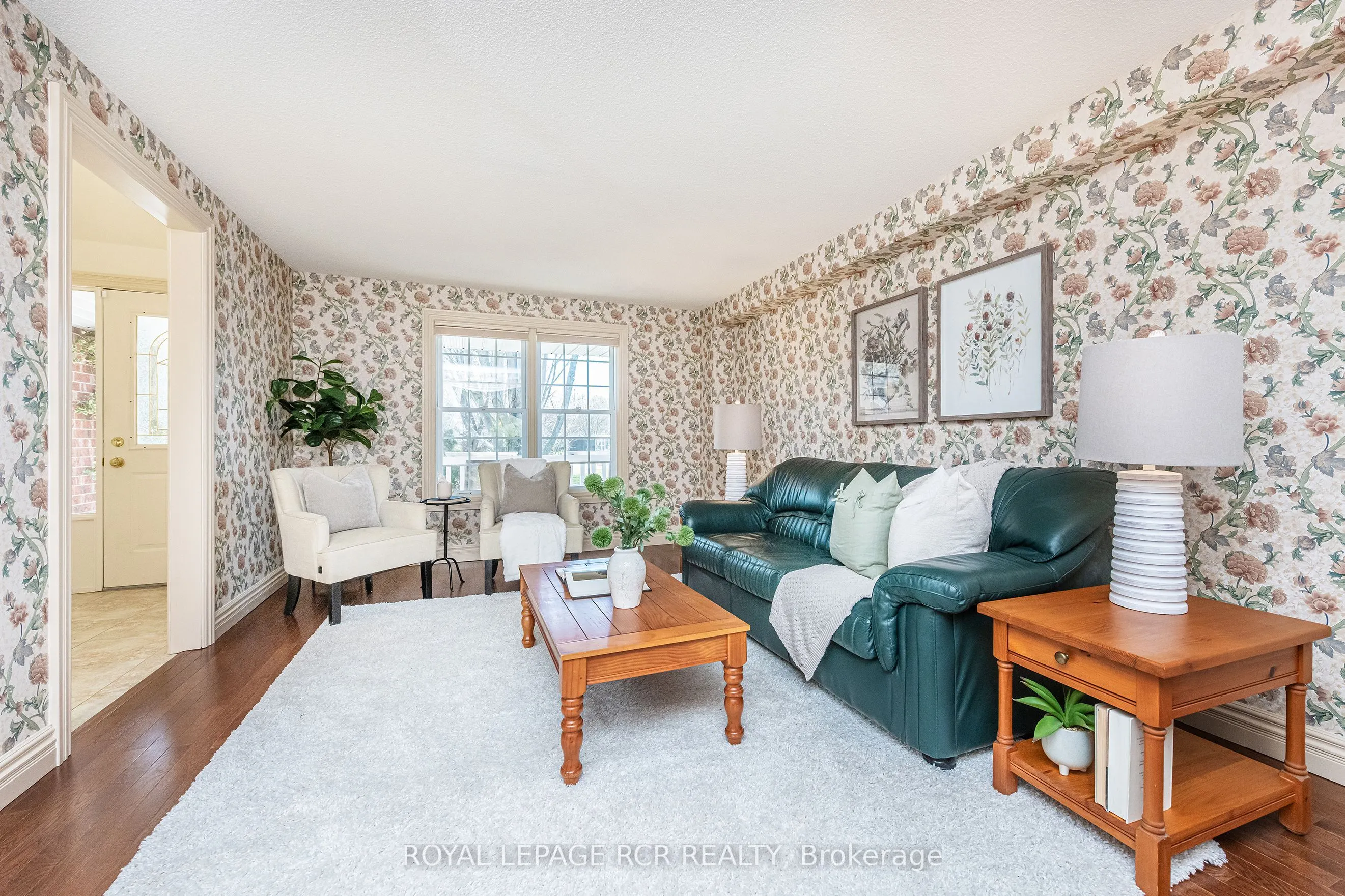 222 Walsh Crescent