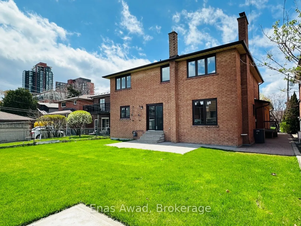 25 Mulholland Avenue