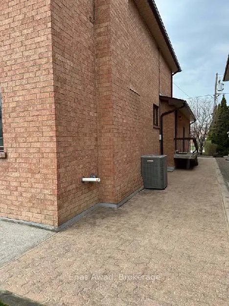 25 Mulholland Avenue