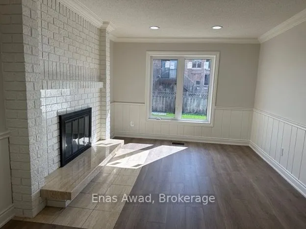 25 Mulholland Avenue