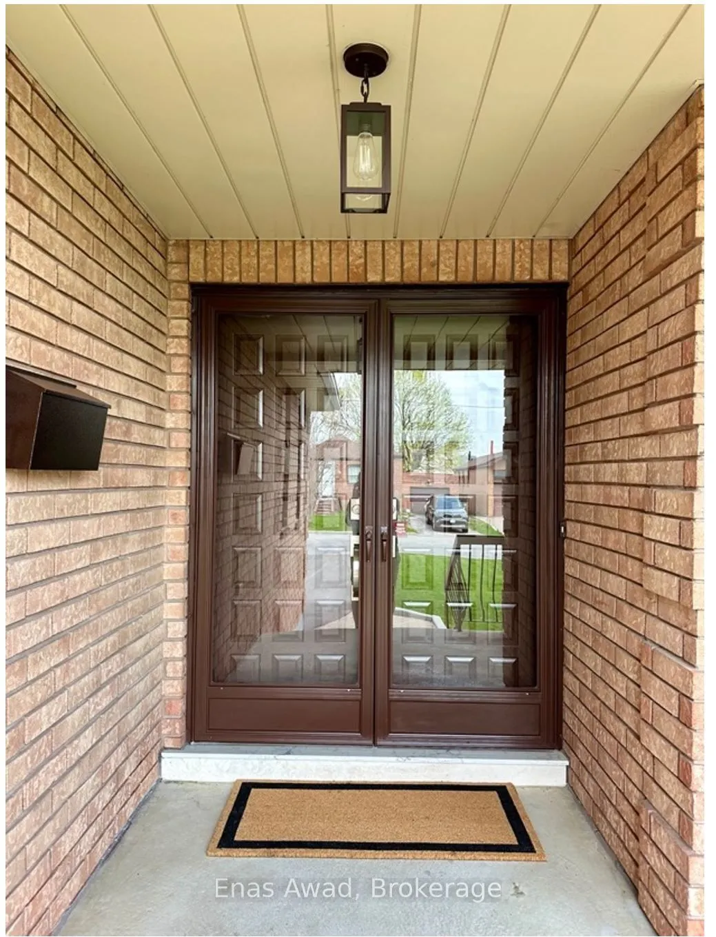 25 Mulholland Avenue