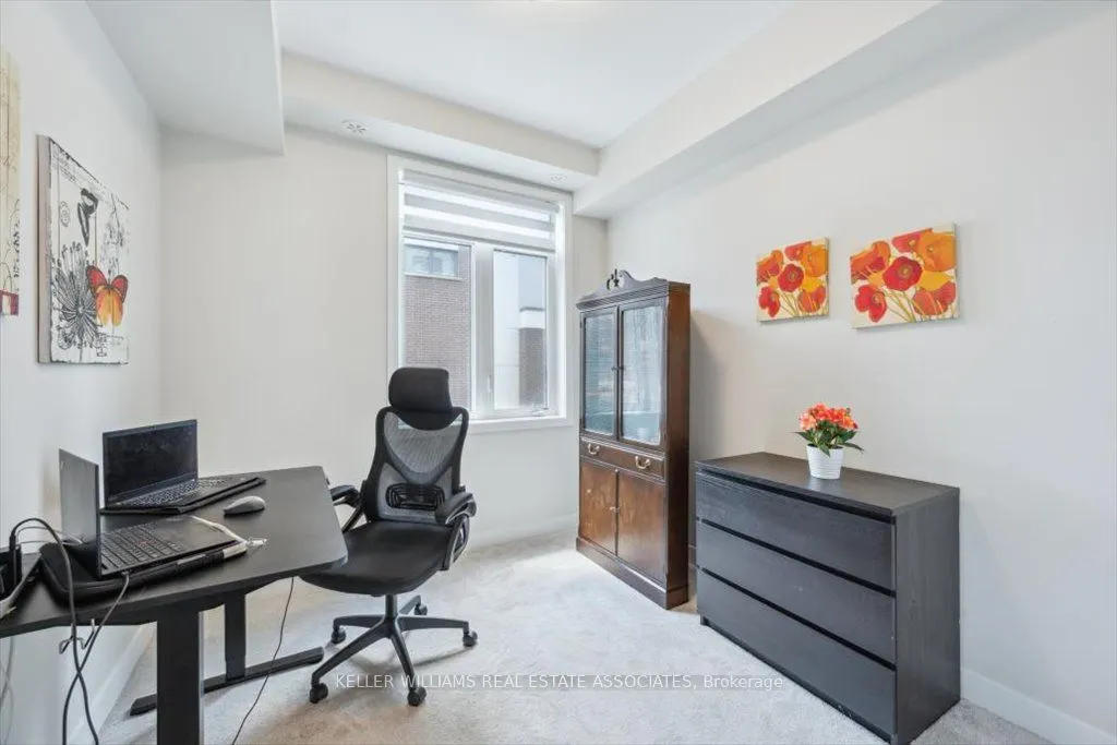 3058 Sixth Line #204