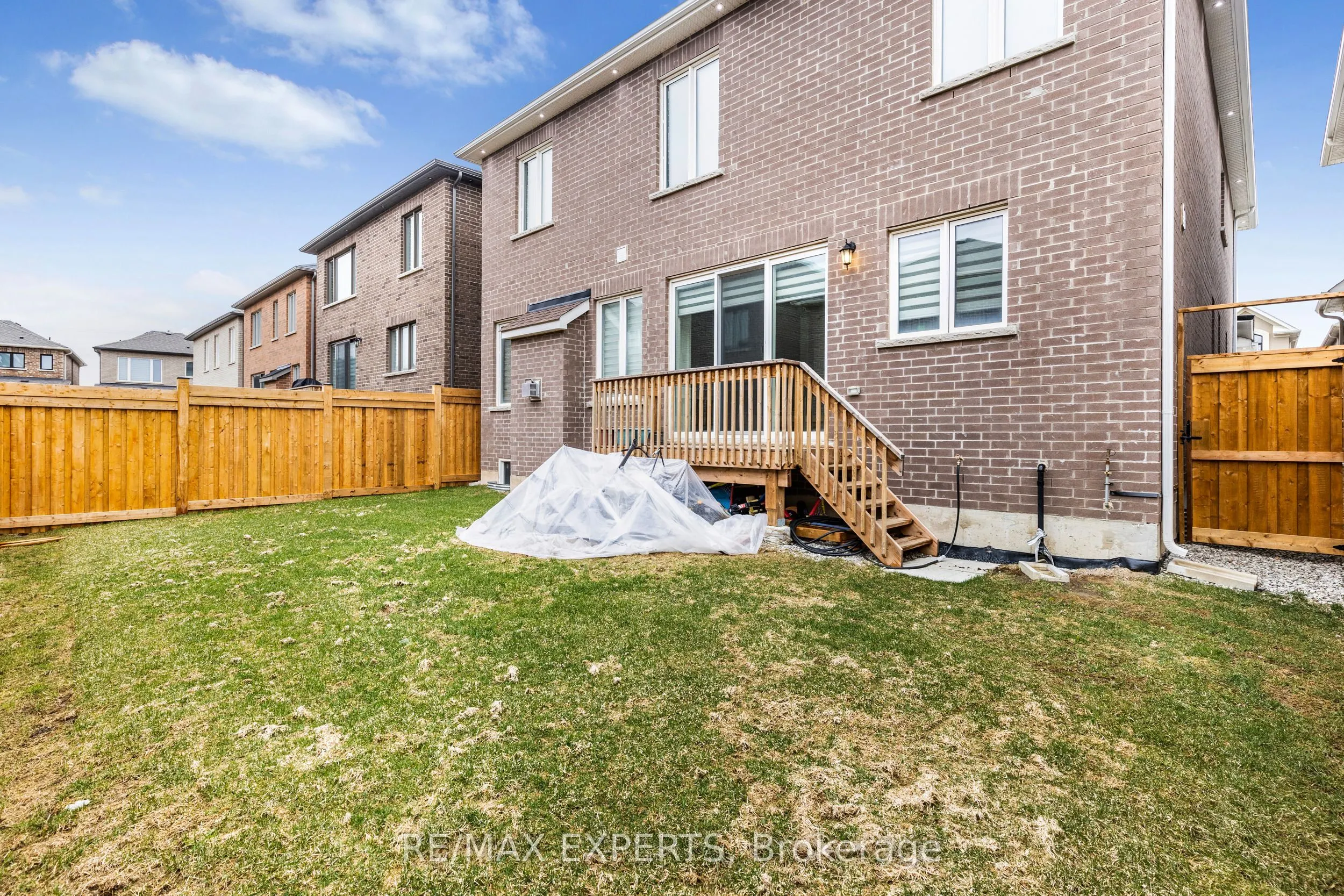 1411 Lobelia Crescent