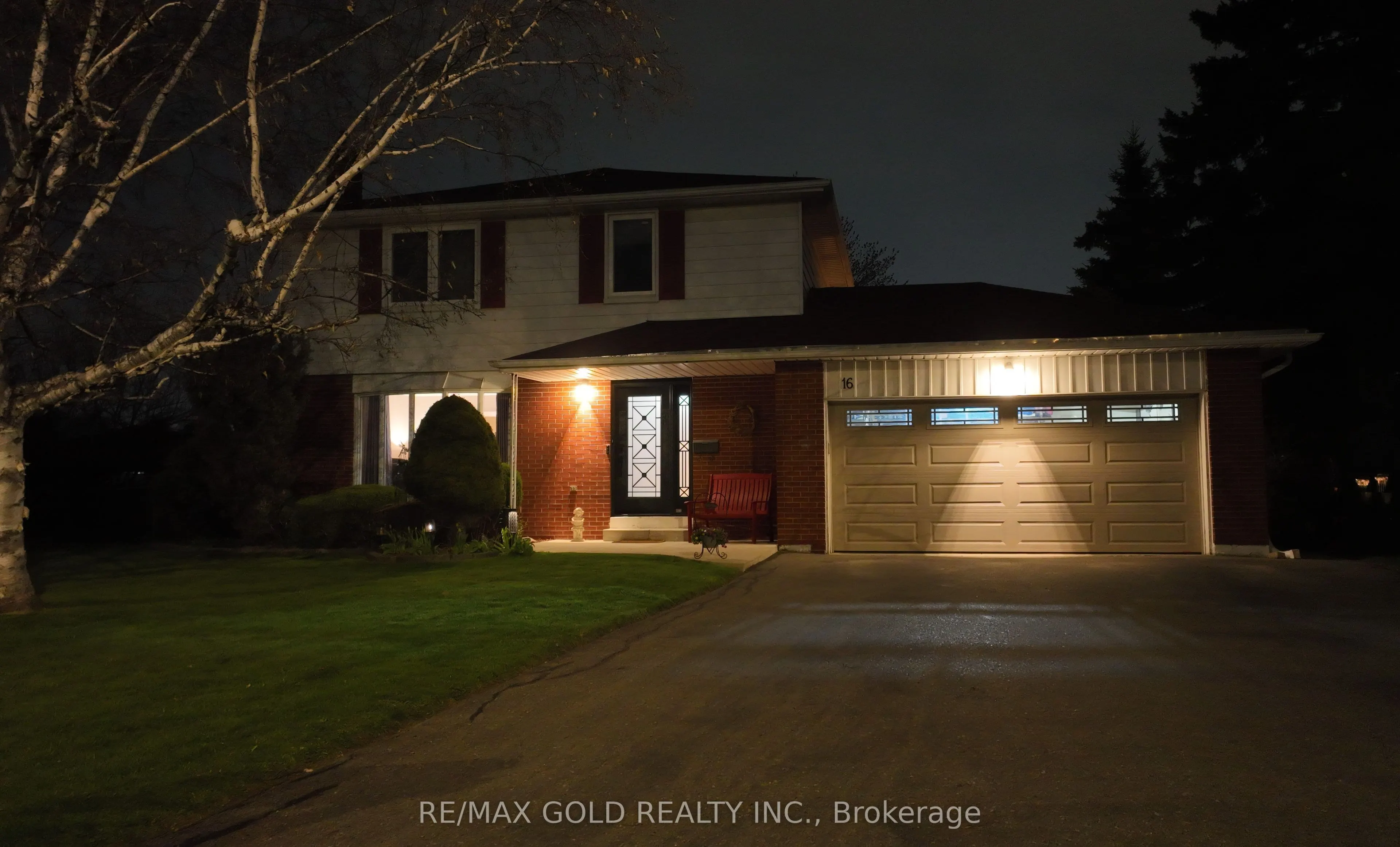 16 Dudley Place