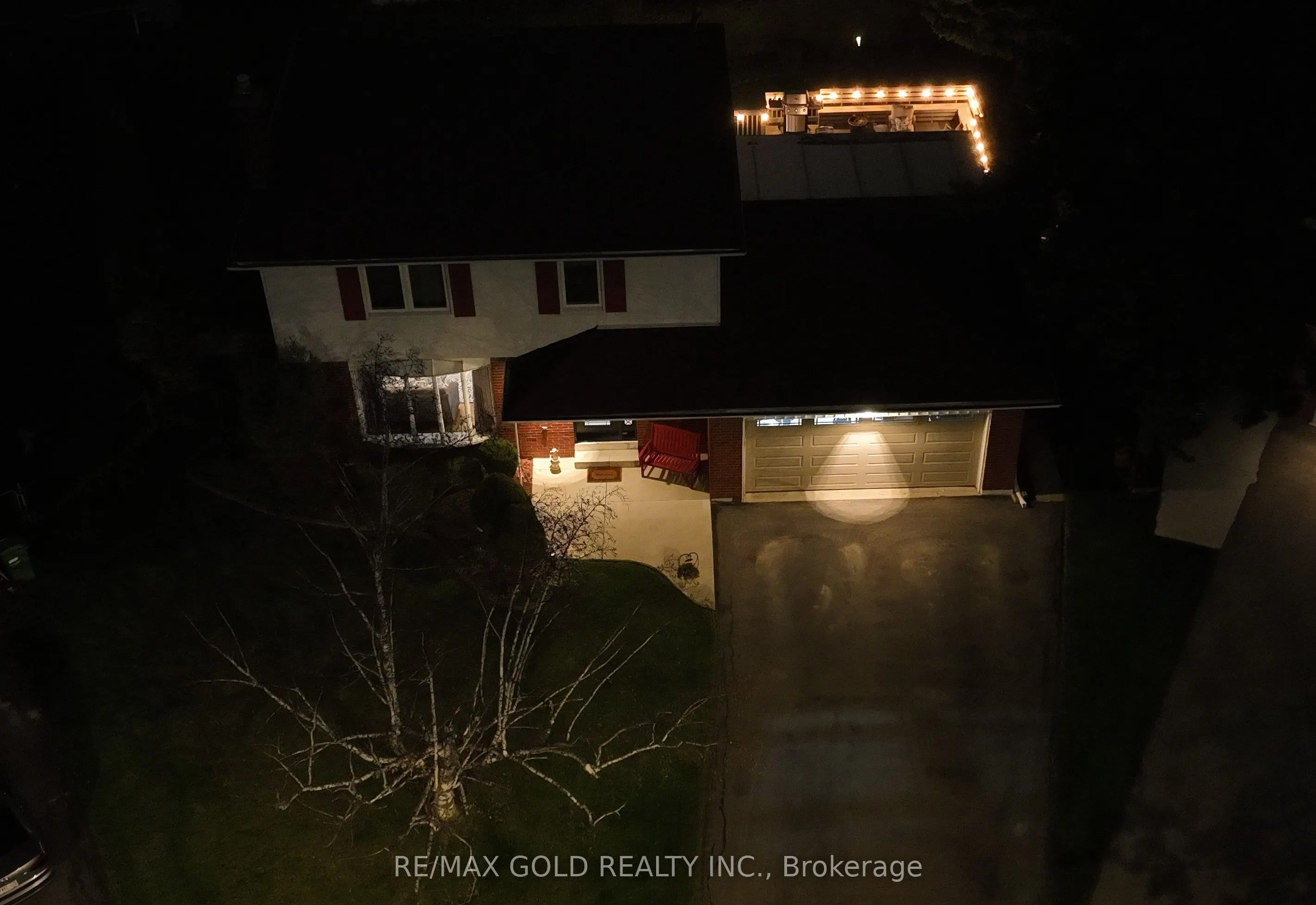 16 Dudley Place