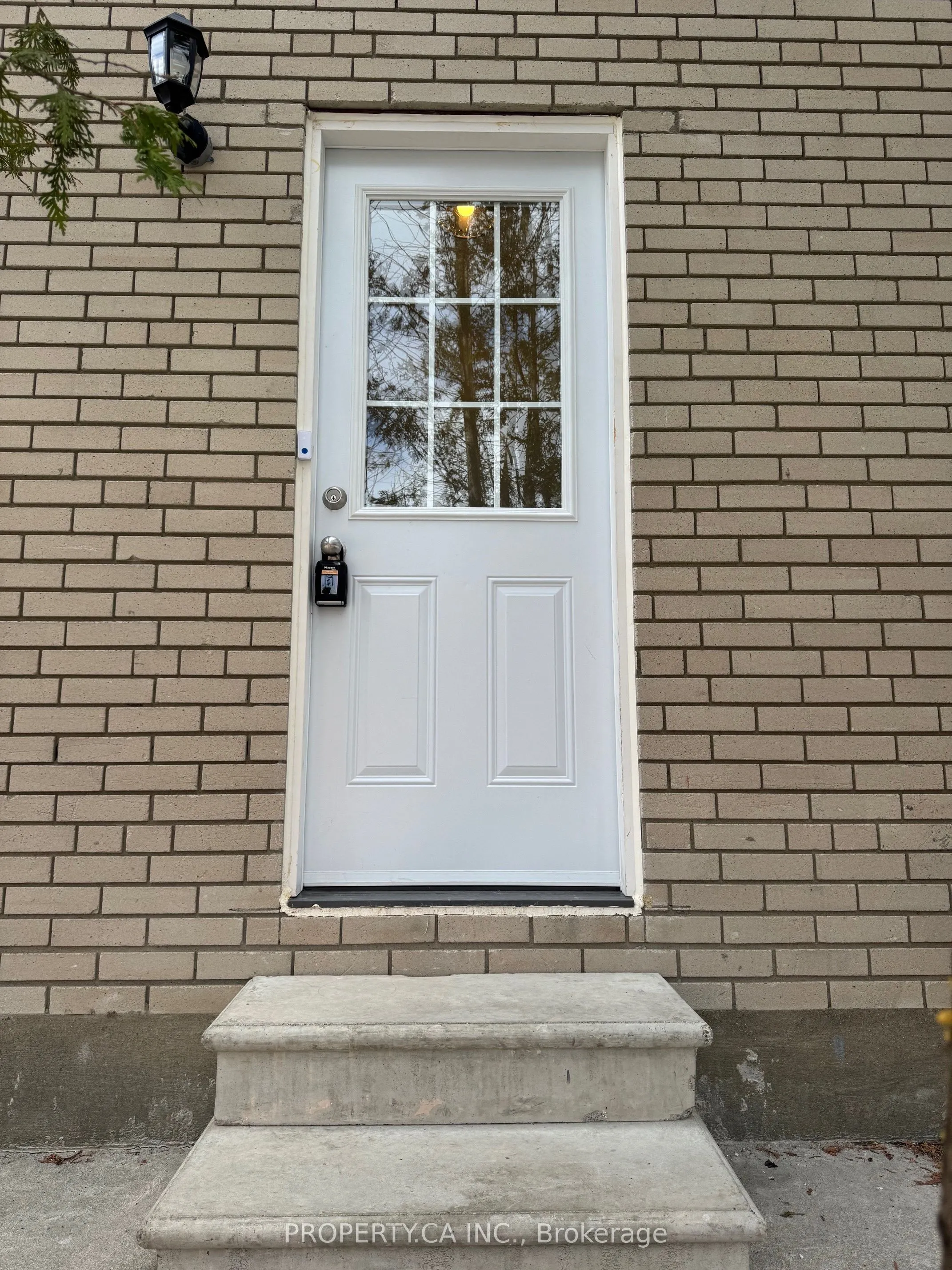 370 Lakeshore Road W, #1