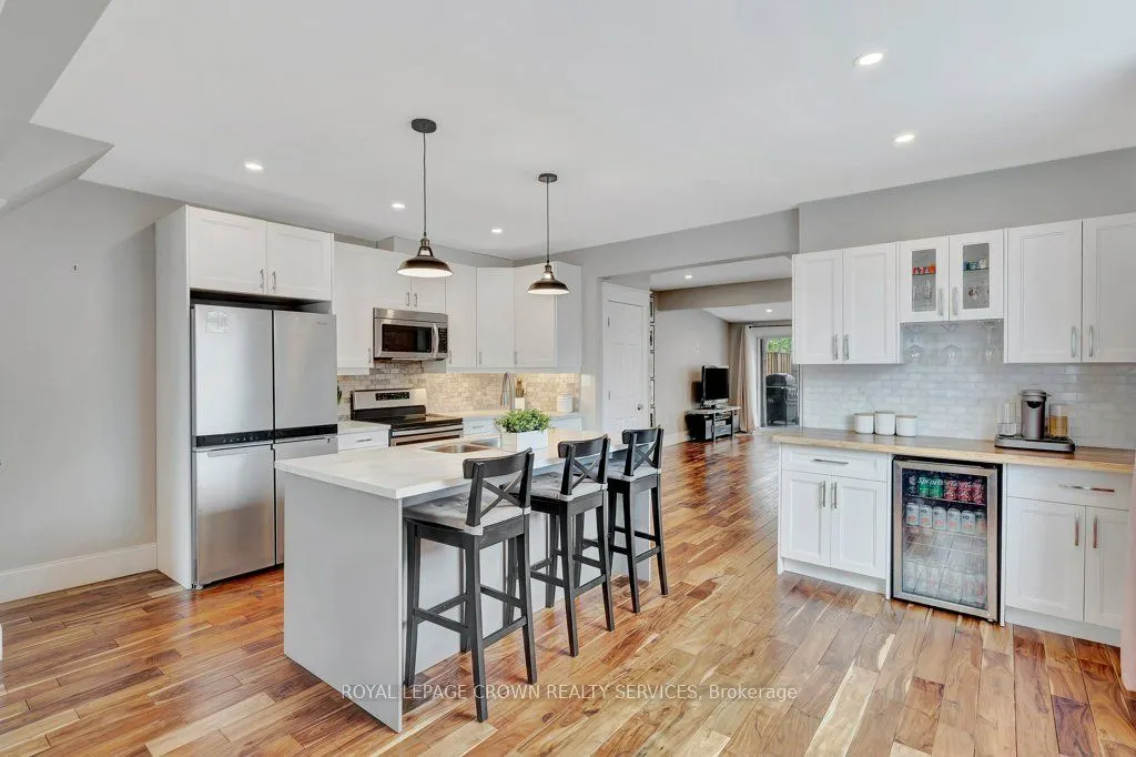 102 Poplar Avenue