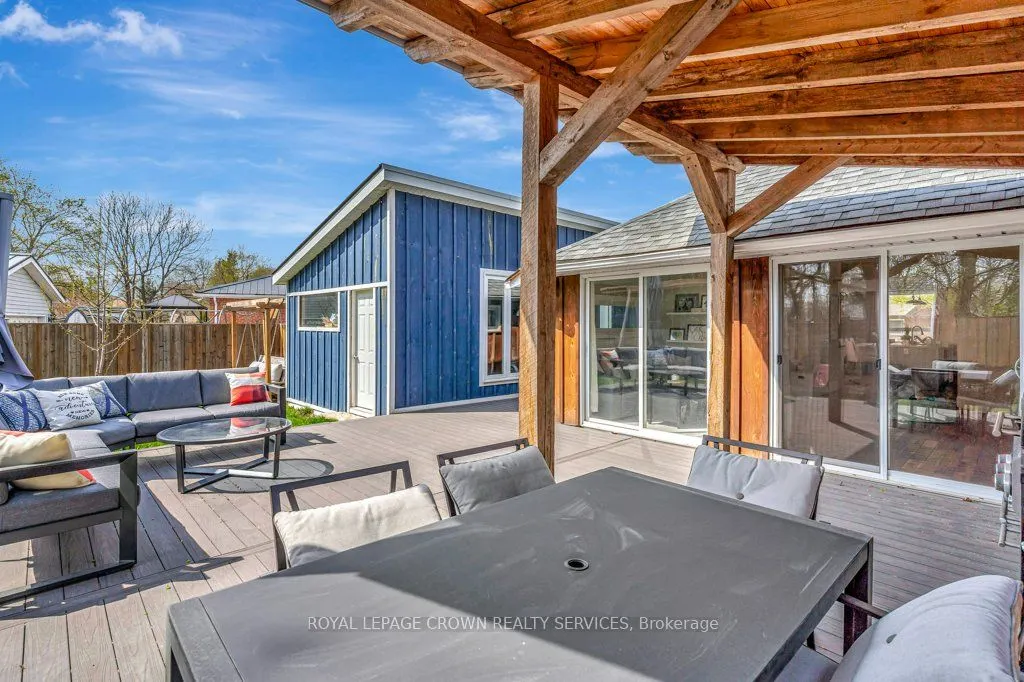 102 Poplar Avenue