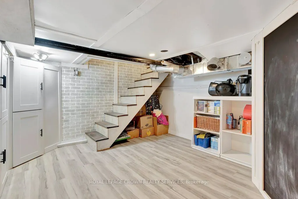 102 Poplar Avenue