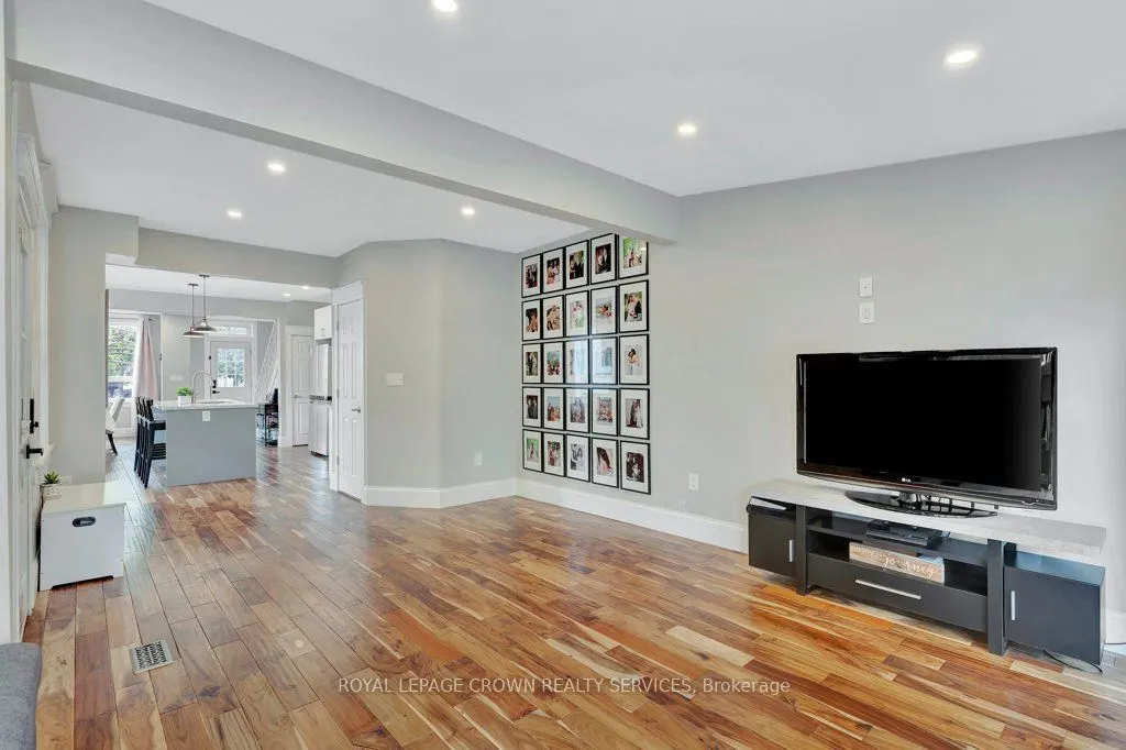 102 Poplar Avenue