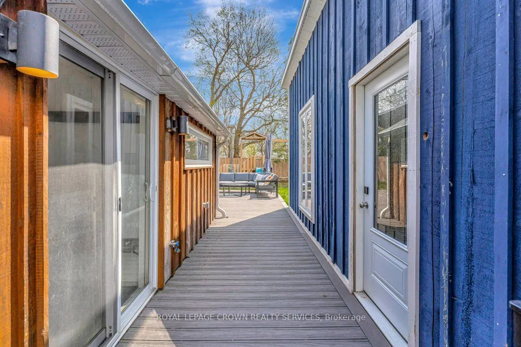 102 Poplar Avenue