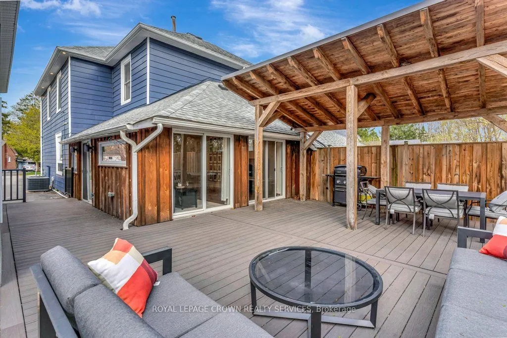 102 Poplar Avenue