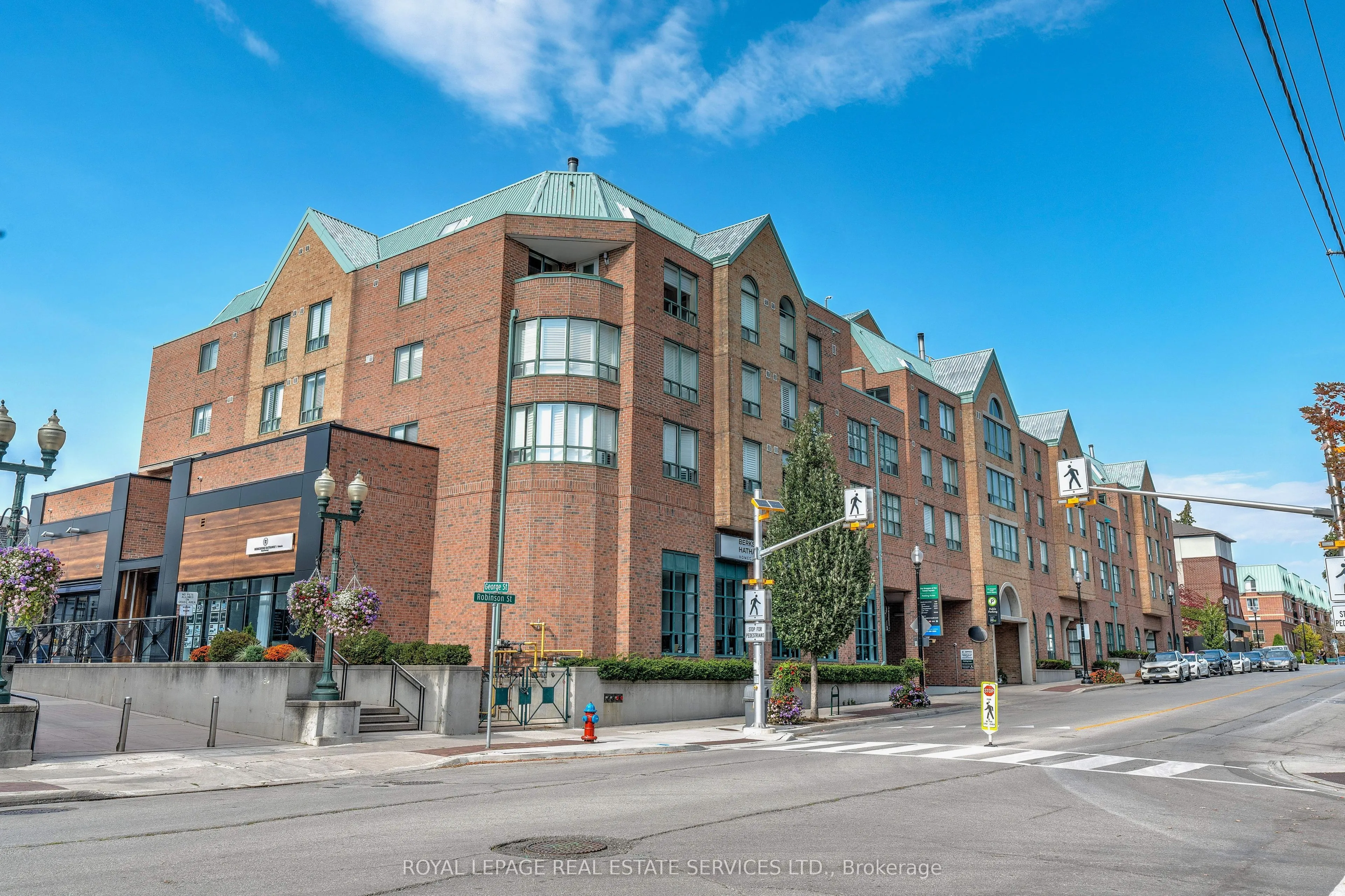 221 Robinson Street, #PH8