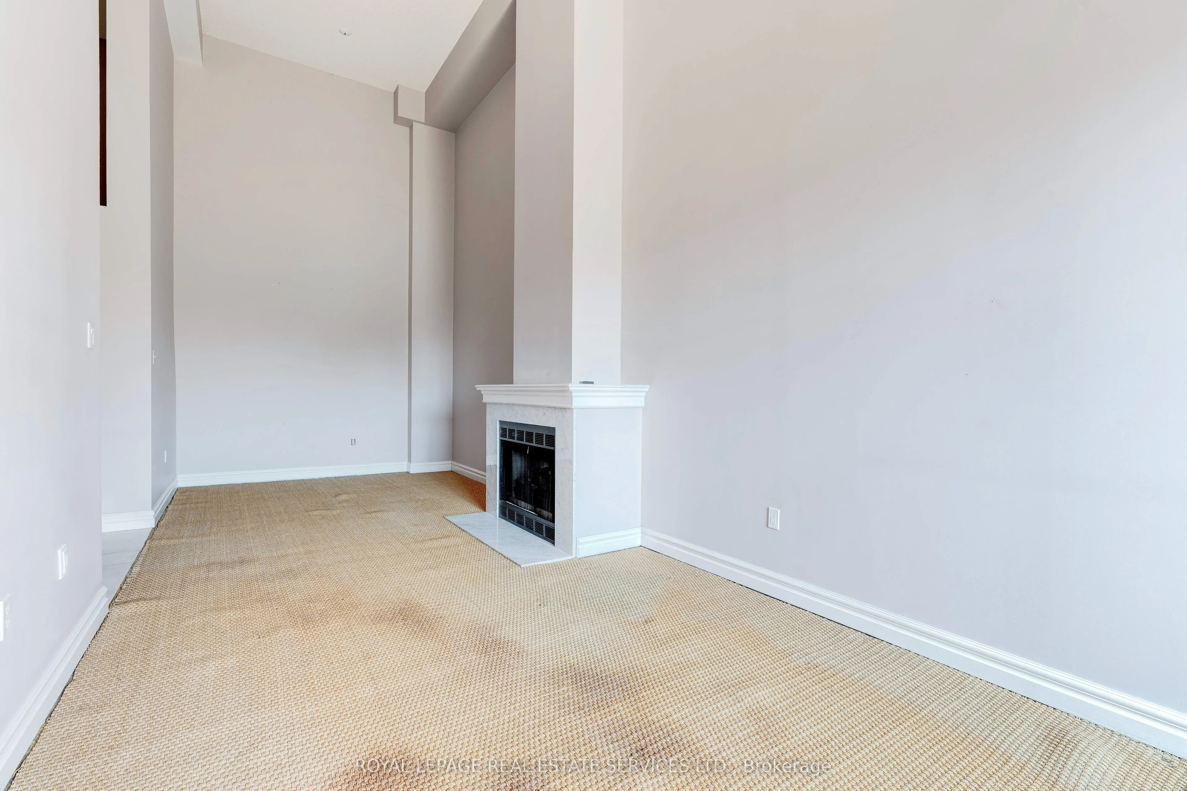 221 Robinson Street, #PH8