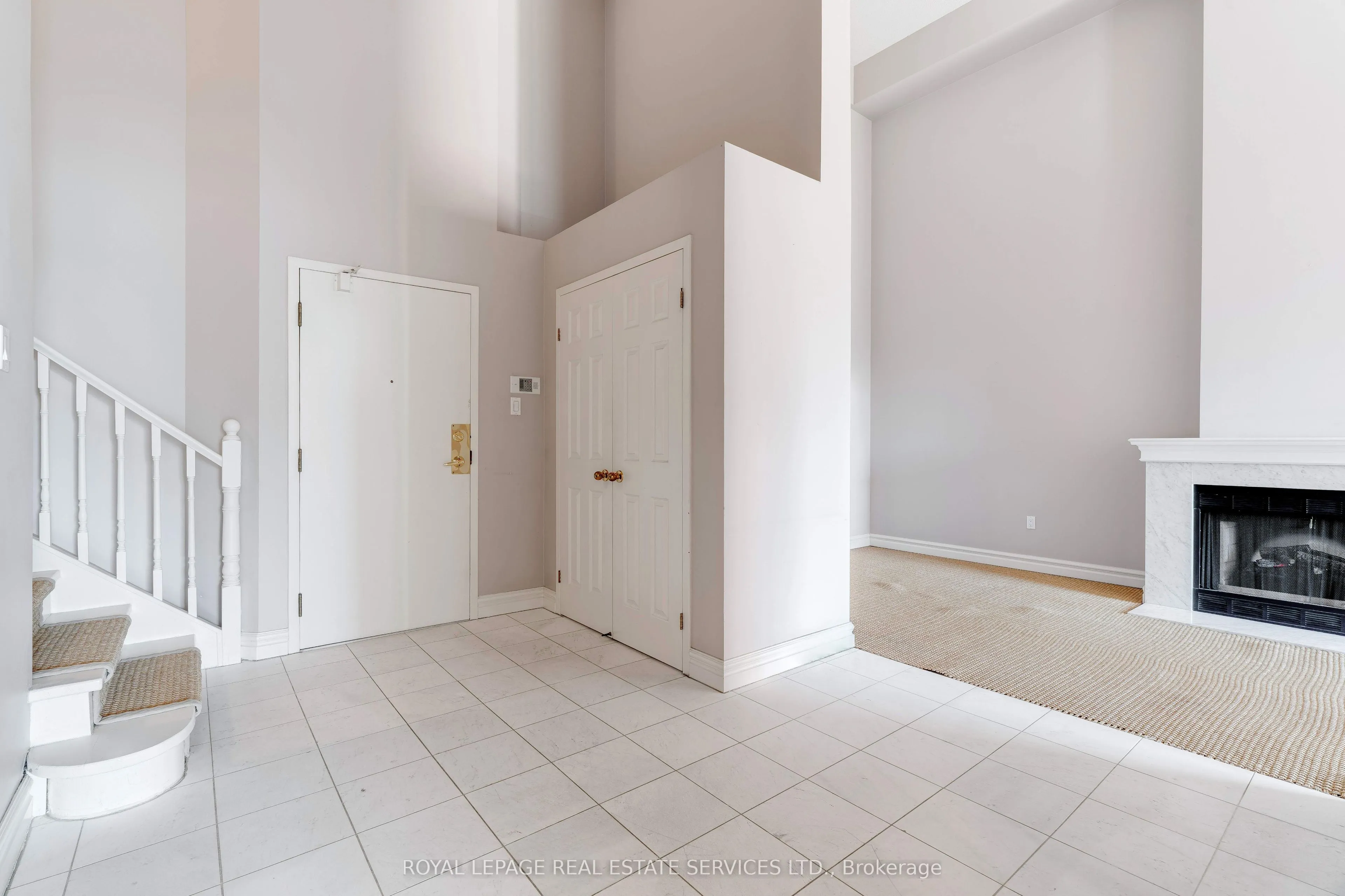 221 Robinson Street, #PH8