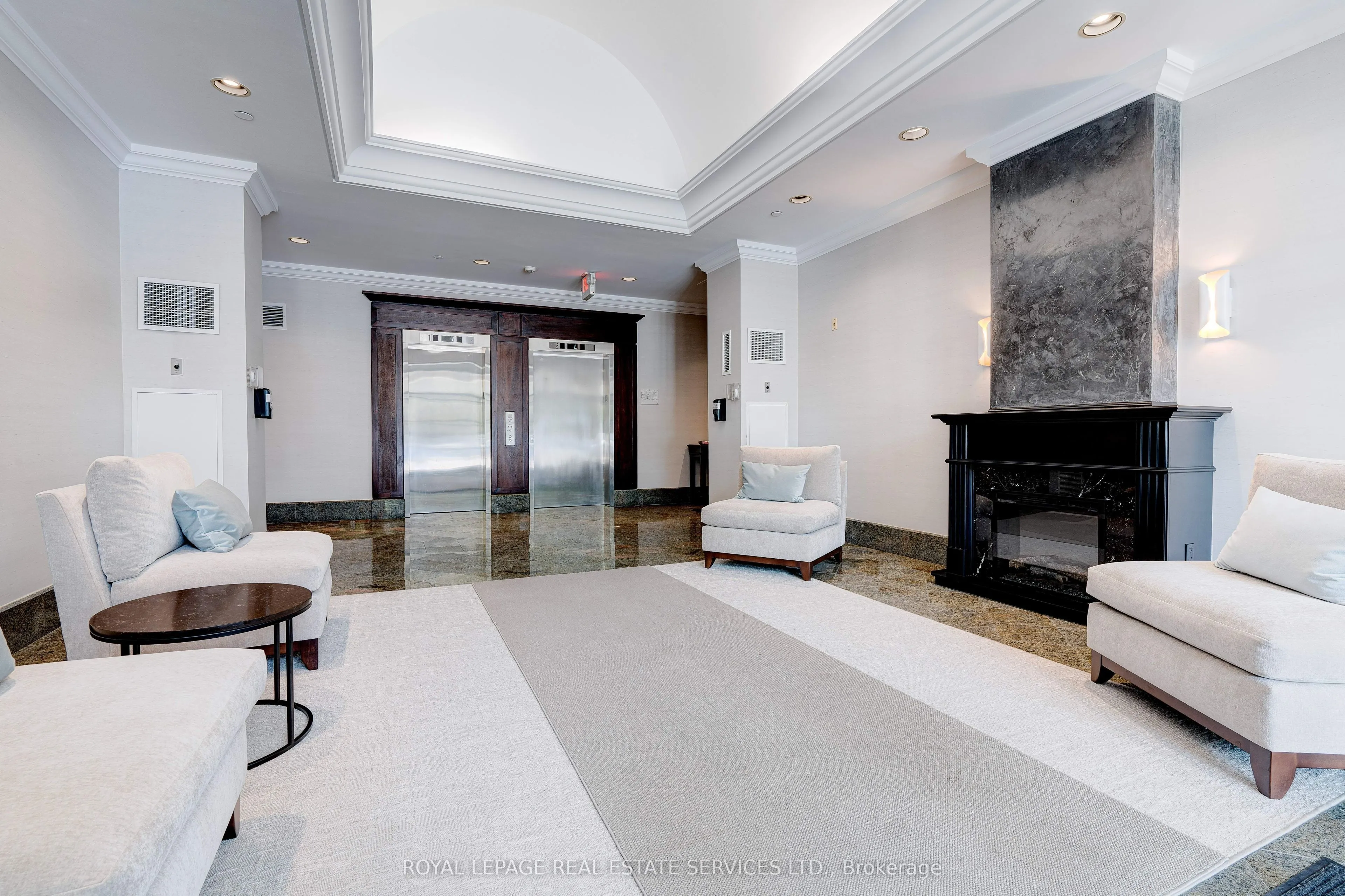 221 Robinson Street, #PH8