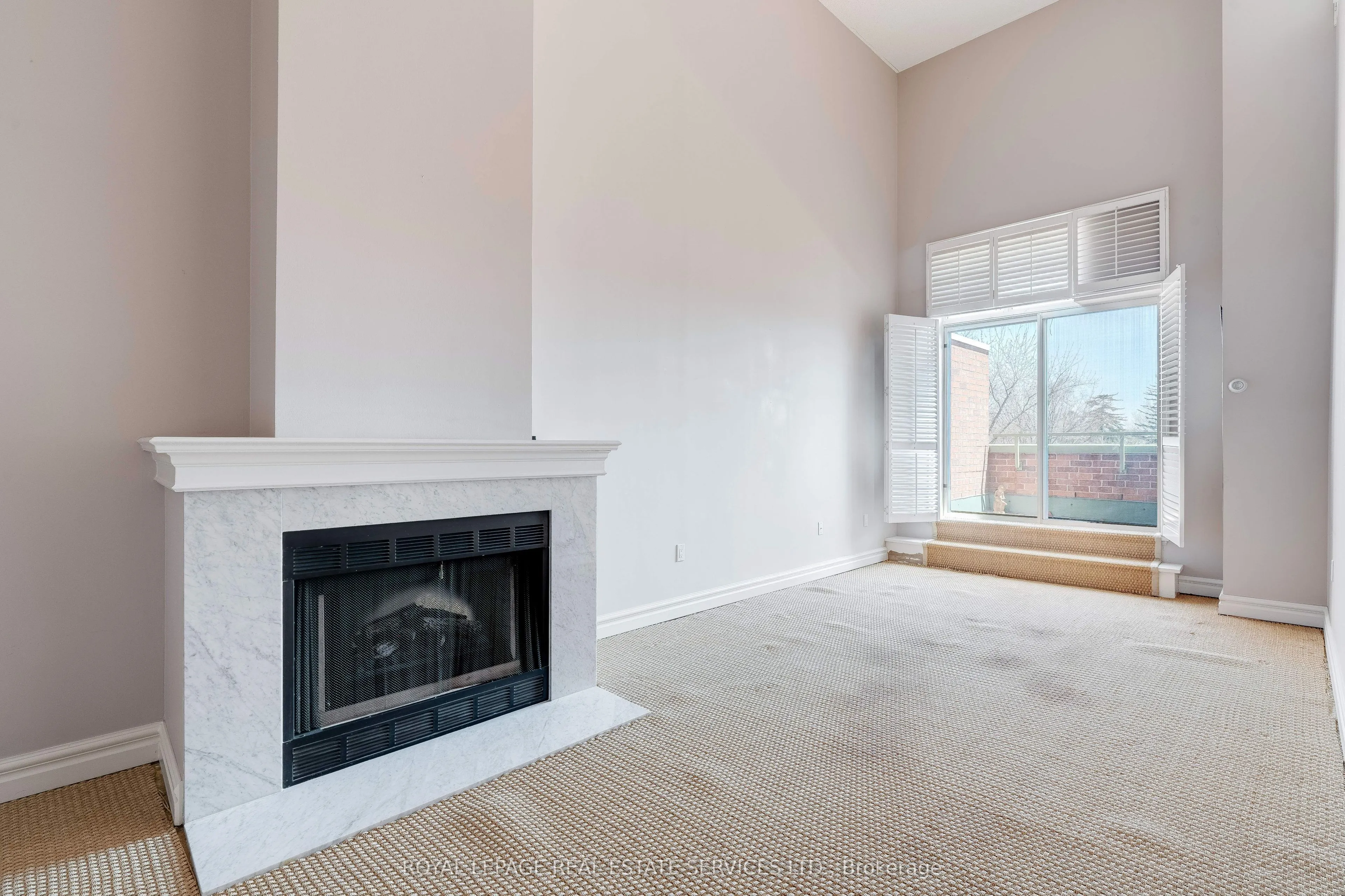 221 Robinson Street, #PH8